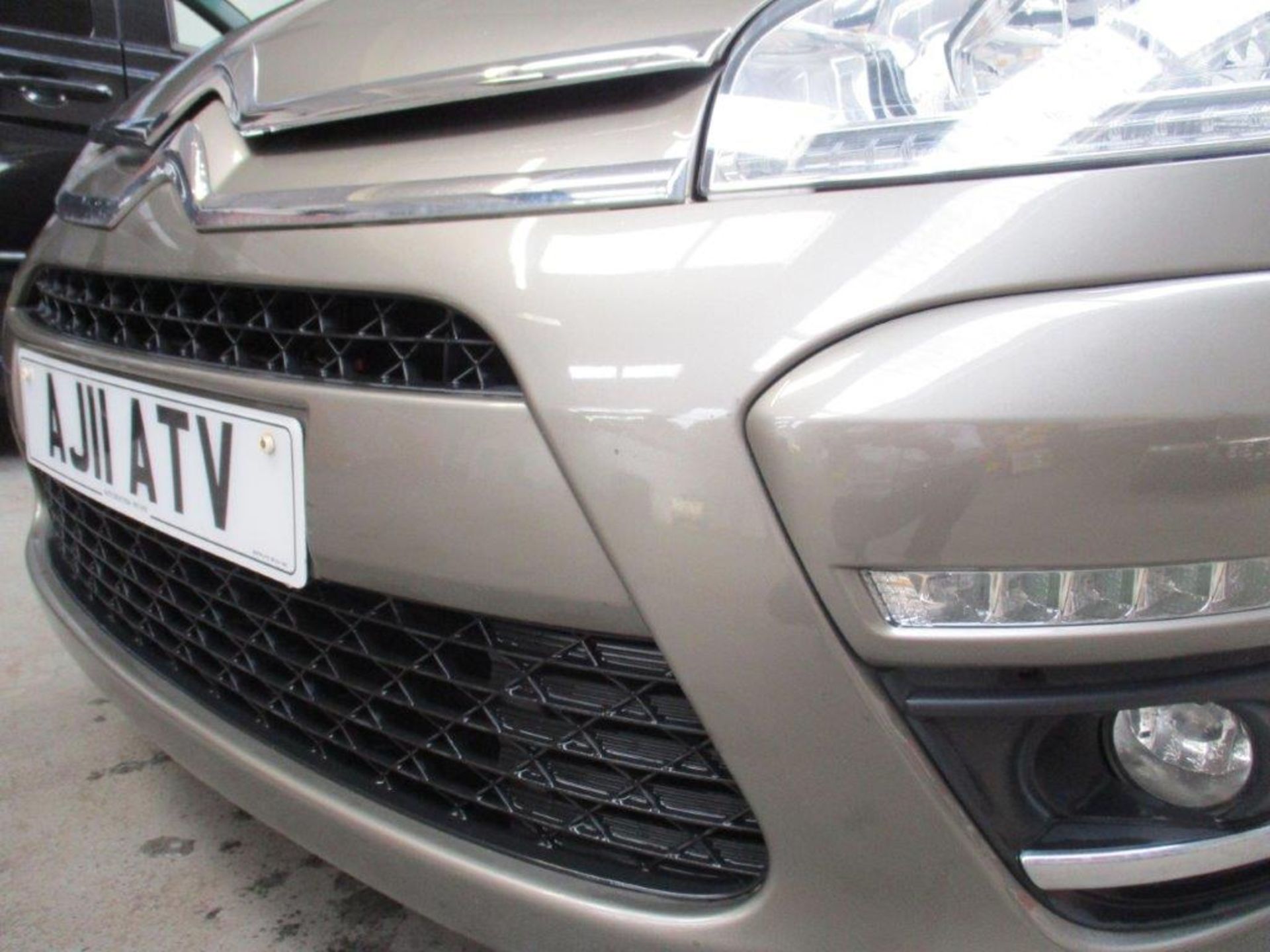 11 11 Citroen C4 Picasso VTR+ HDI - Image 9 of 22