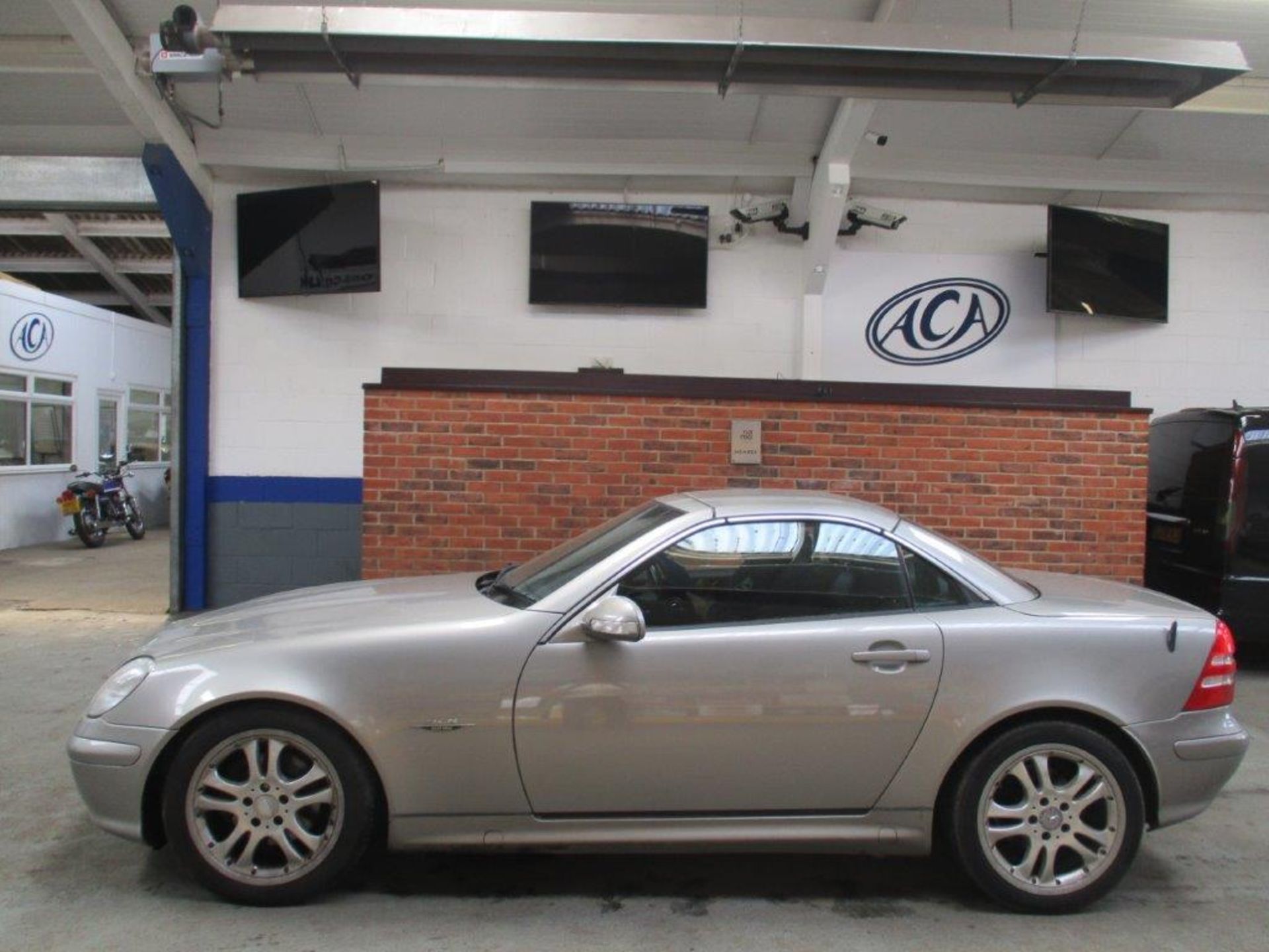 04 04 Mercedes SLK230 SE Komp - Image 5 of 26