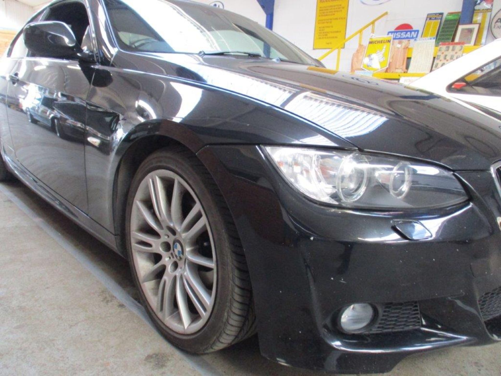 10 10 BMW 320I M Sport Auto - Image 16 of 24