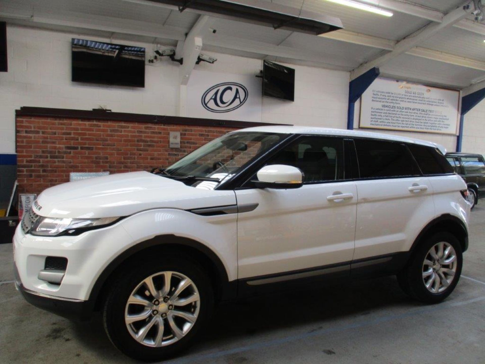 12 12 Range Rover Evoque Pure T