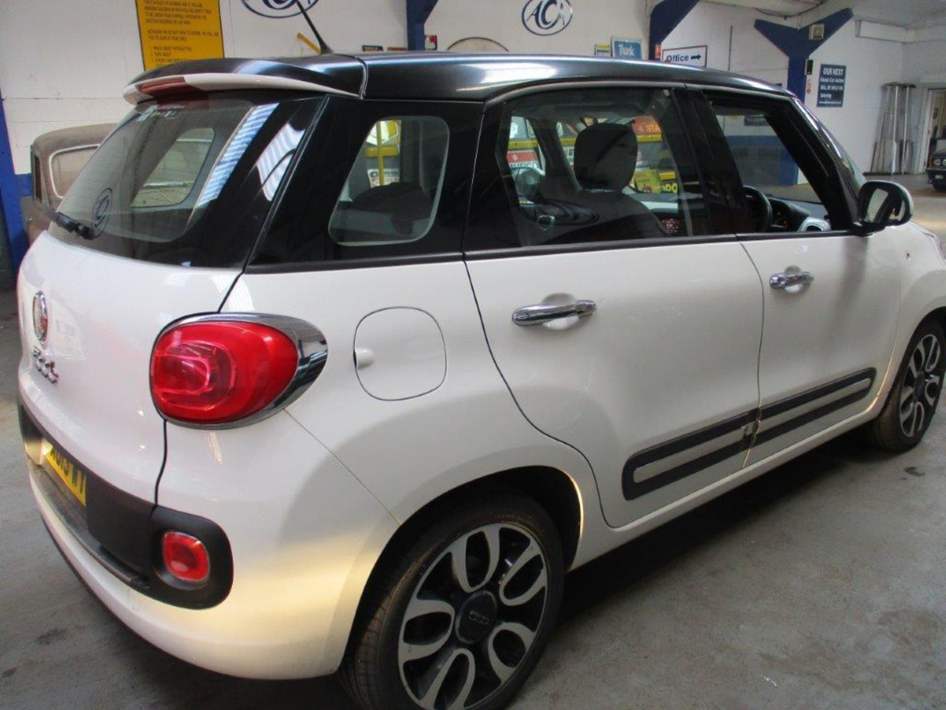 13 13 Fiat 500L Pop Star Twinair - Image 12 of 19