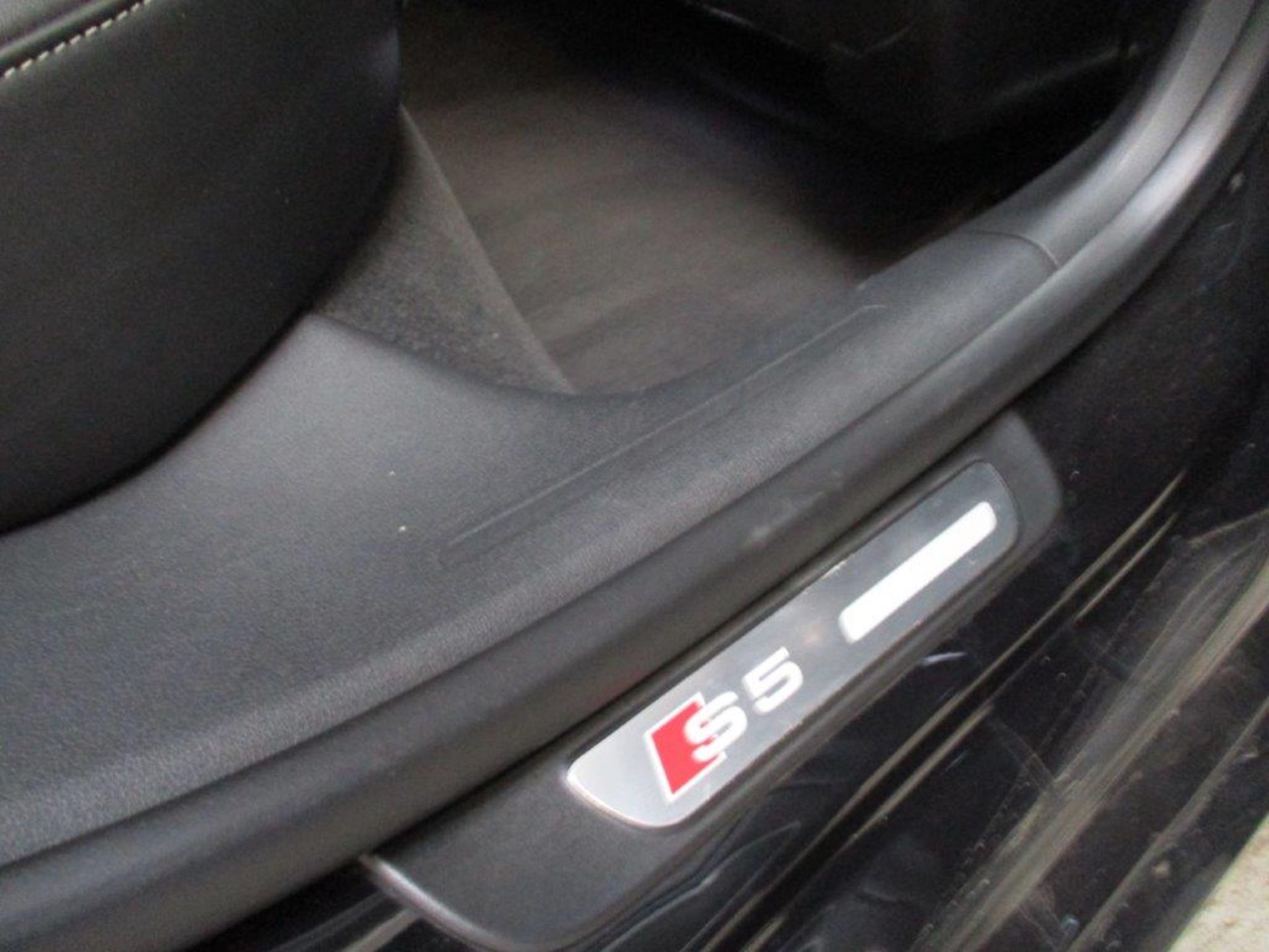61 12 Audi S5 TFSI Auto - Image 15 of 31