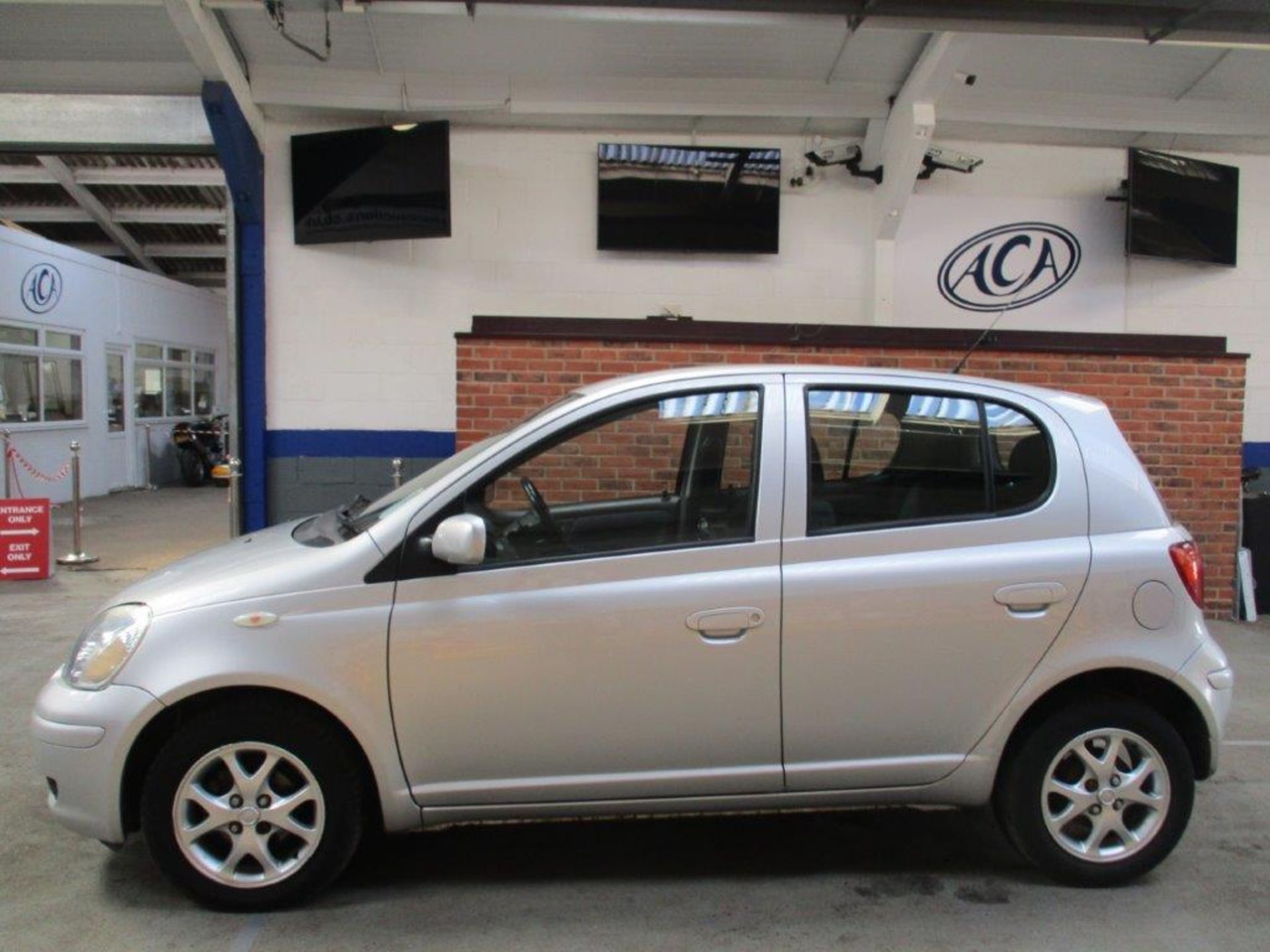 55 05 Toyota Yaris Colour Collection - Image 11 of 21