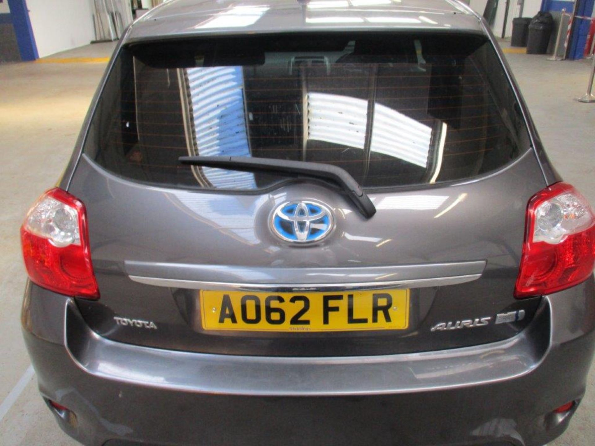 62 12 Toyota Auris Hybrid T4 CVT - Image 2 of 23