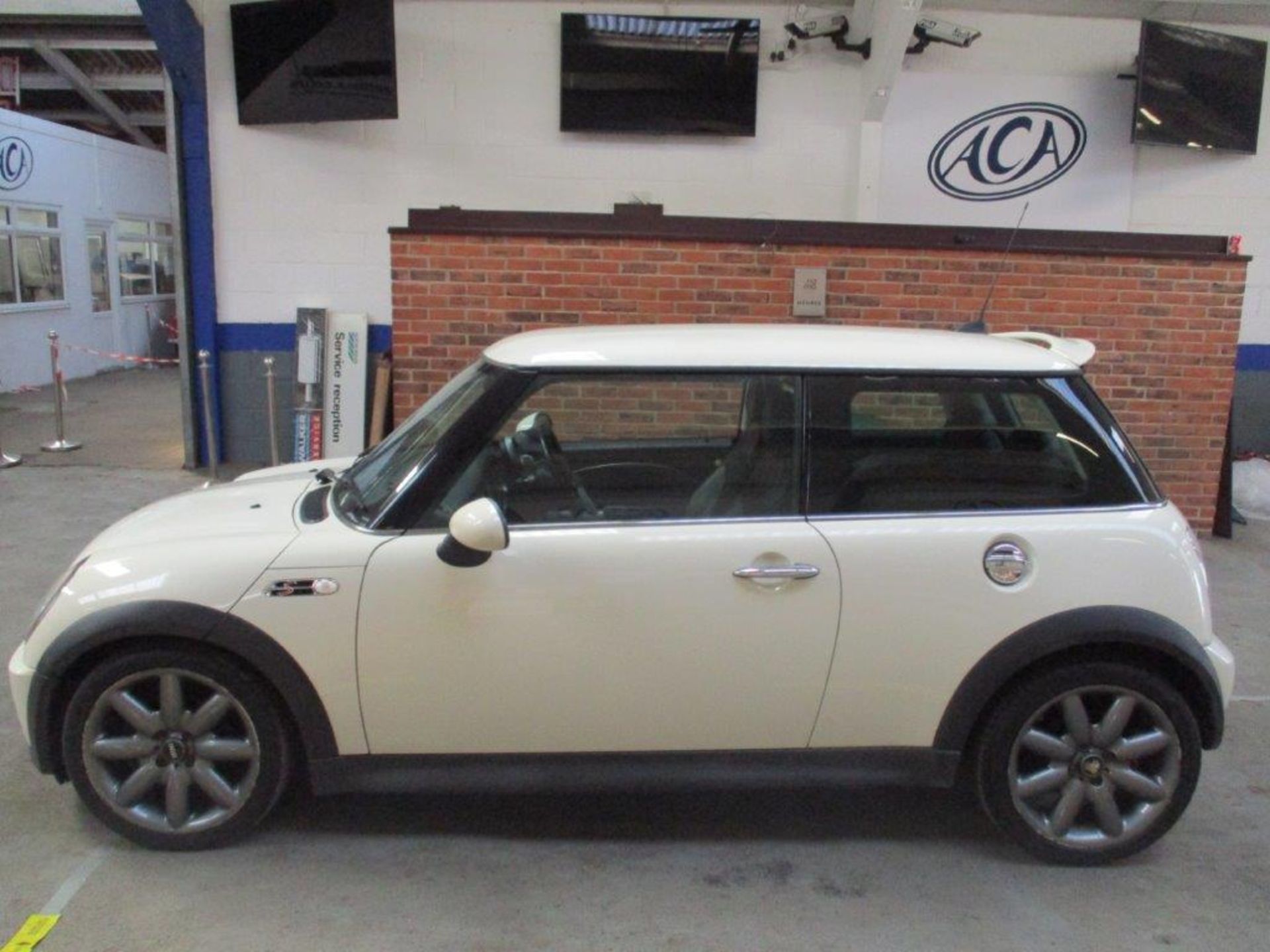 55 05 Mini Cooper S - Image 3 of 23