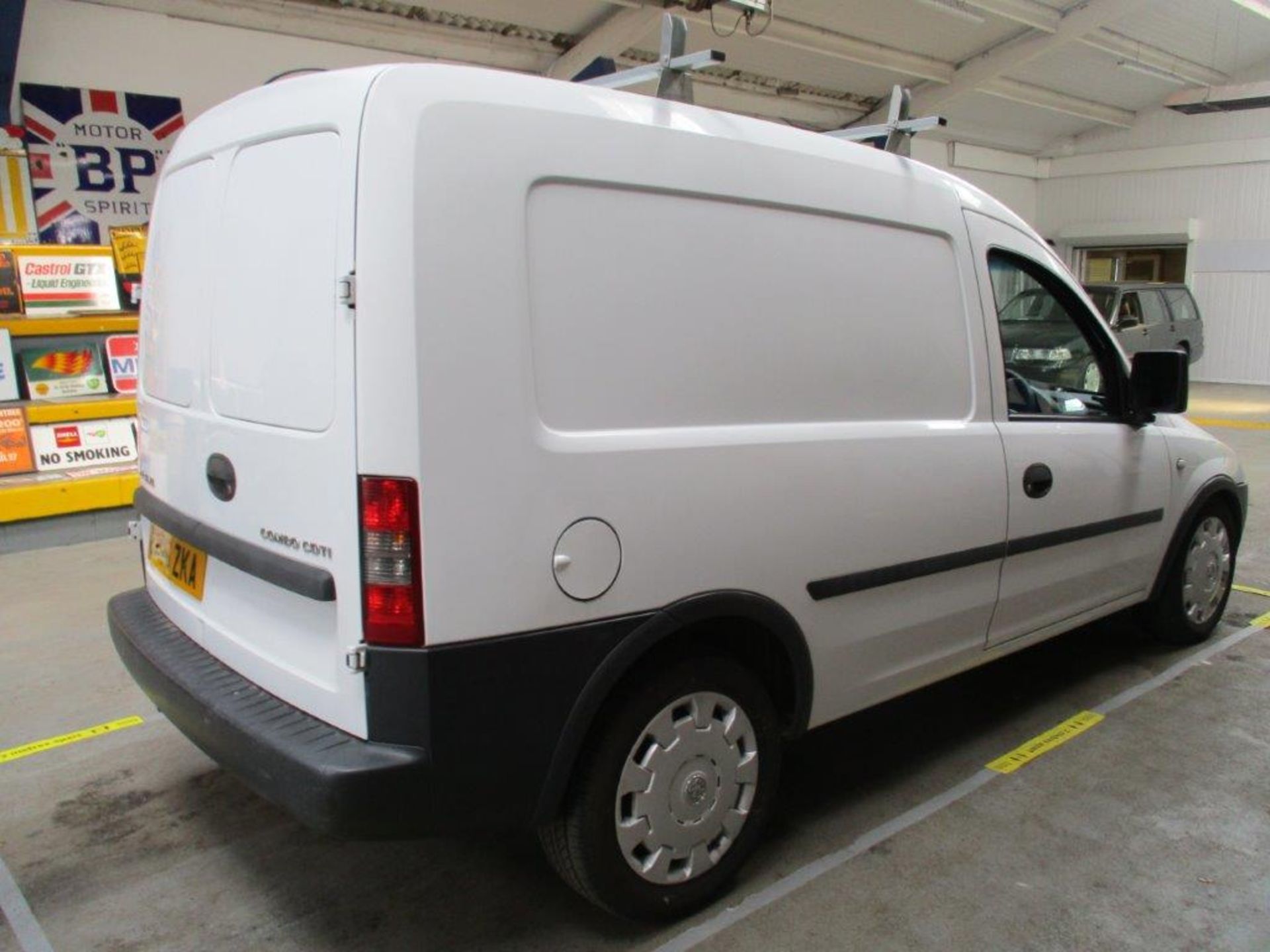 06 06 Vauxhall Combo 2000 CDTI 16V - Image 2 of 18