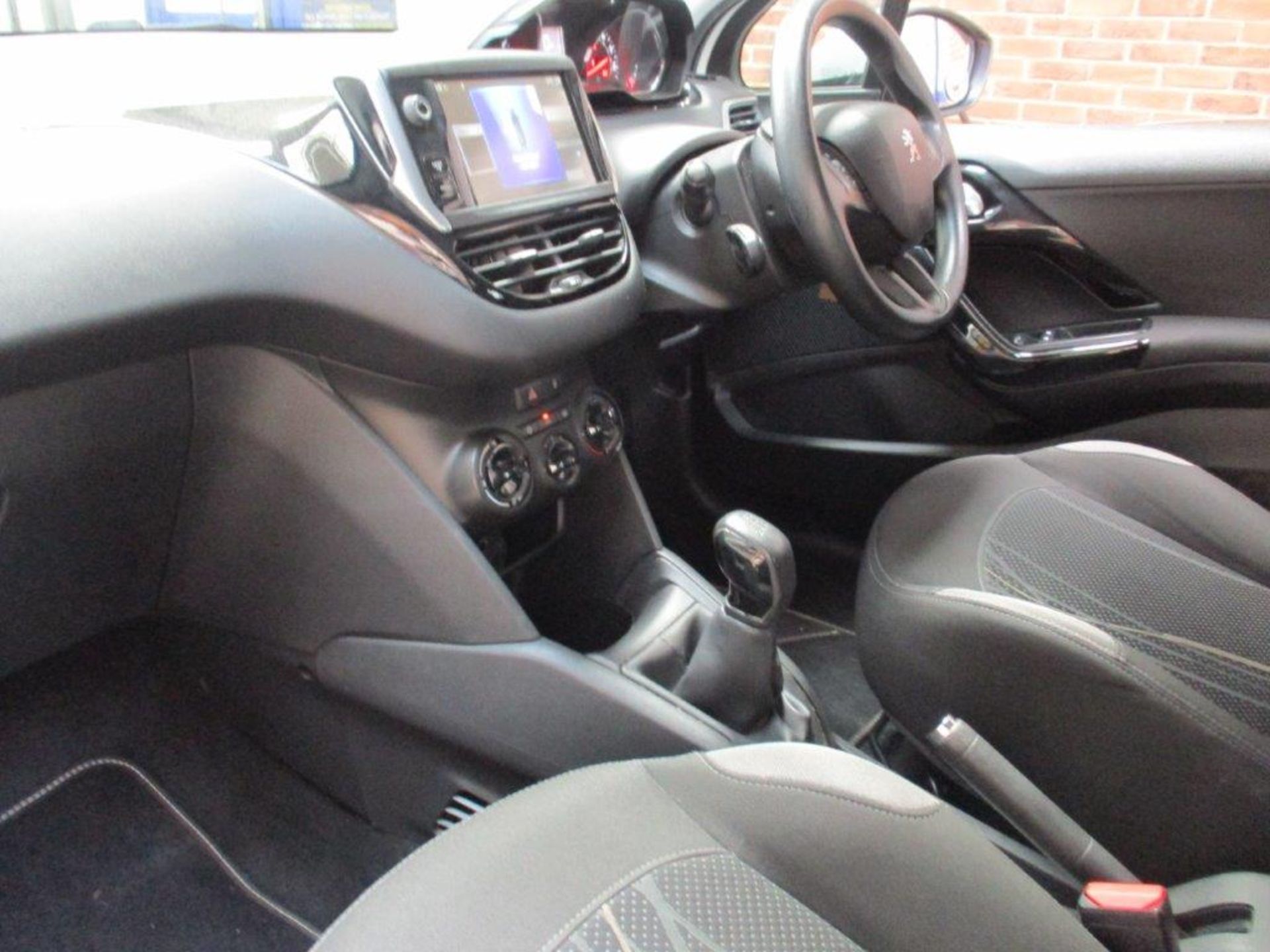 62 12 Peugeot 208 Active - Image 12 of 19