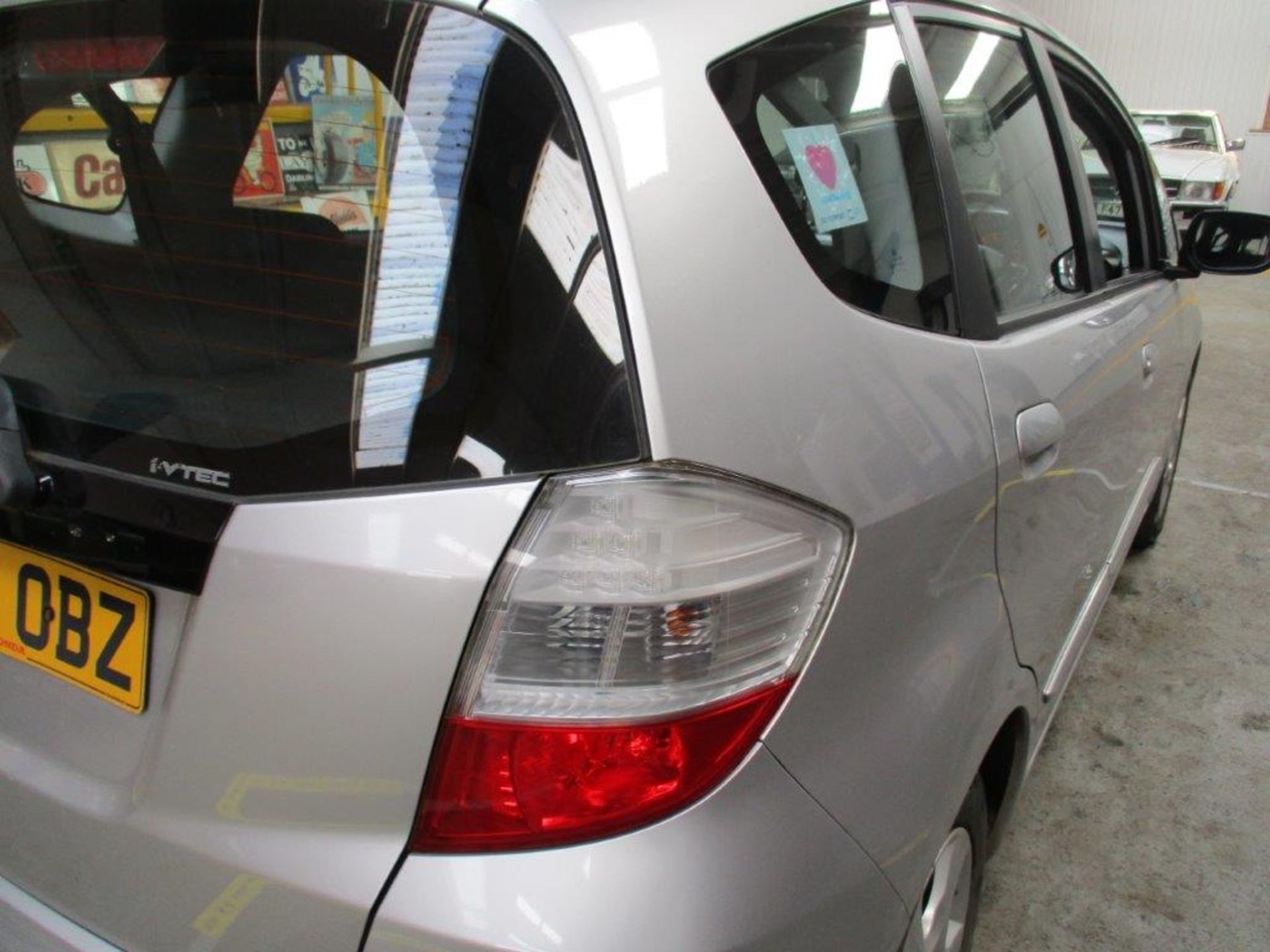 60 10 Honda Jazz I-VTec ES - Image 15 of 27