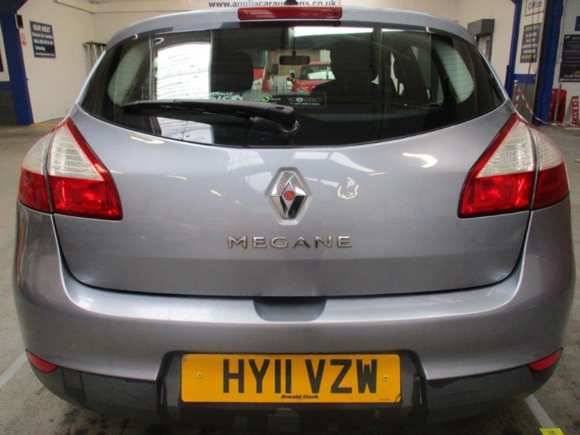 11 11 Renault Megane Expression VVT - Image 12 of 23