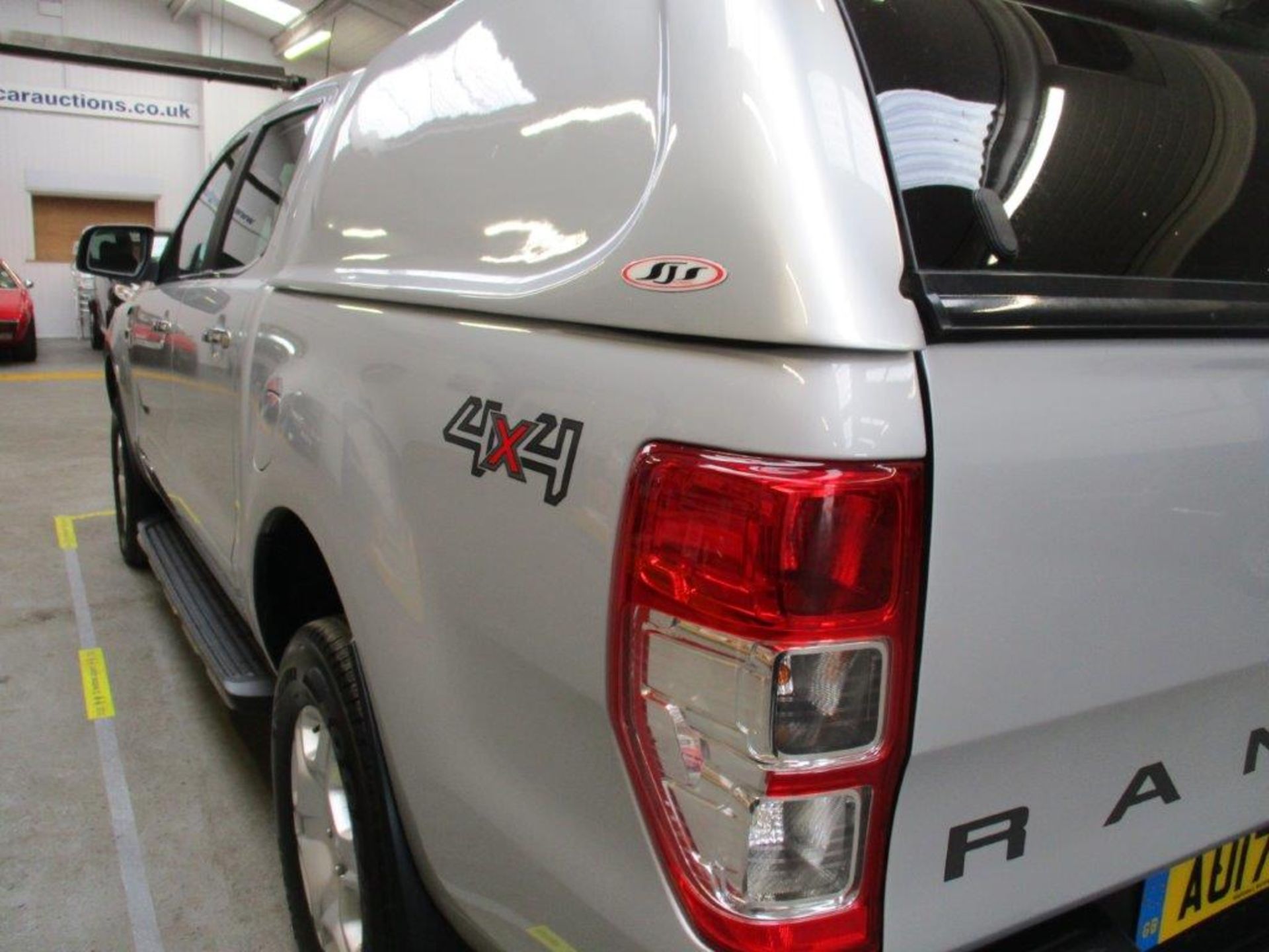 17 17 Ford Ranger Limited 4X4 DCB - Image 12 of 27