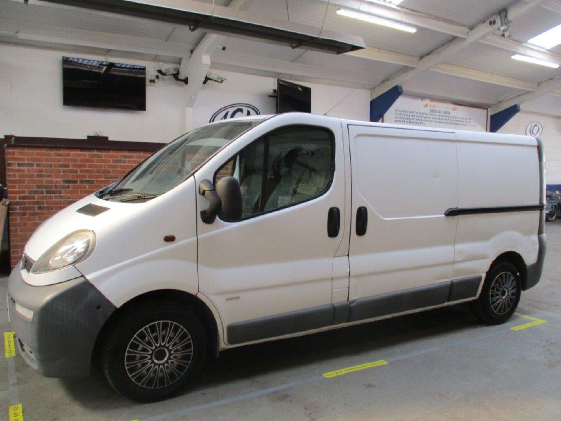 54 04 Vauxhall Vivaro 2900 DTI LWB