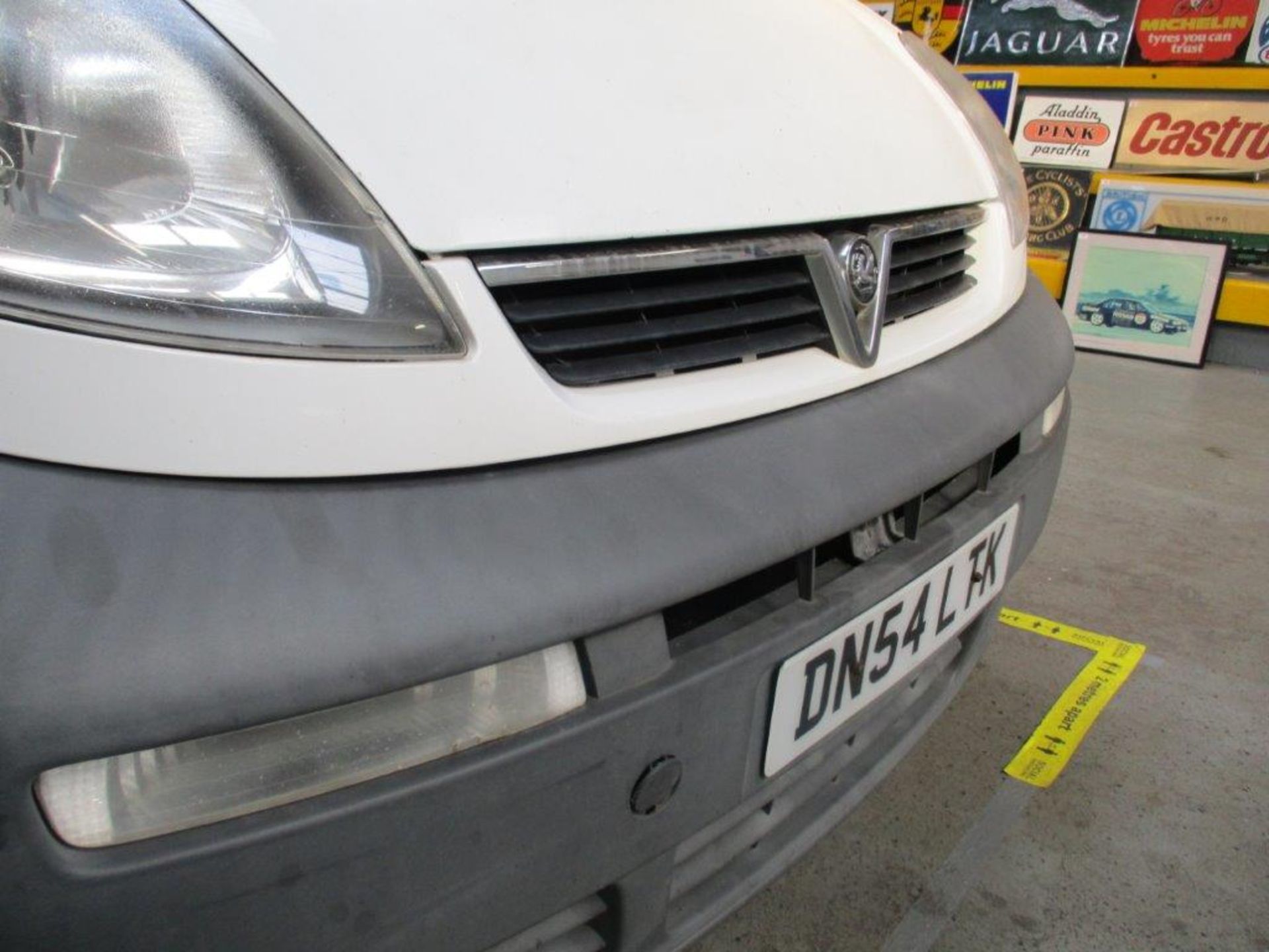 54 04 Vauxhall Vivaro 2900 DTI LWB - Image 6 of 18