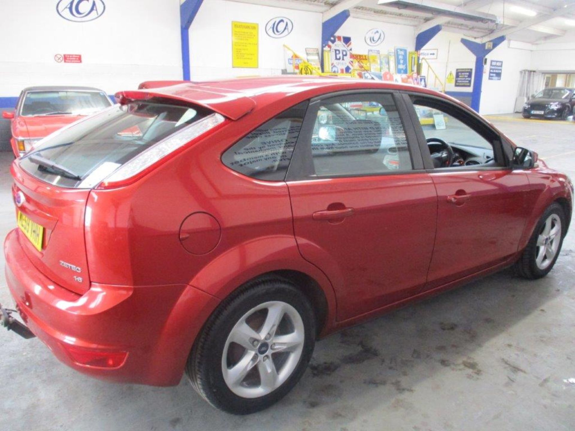 59 09 Ford Focus Zetec 100 - Image 8 of 21