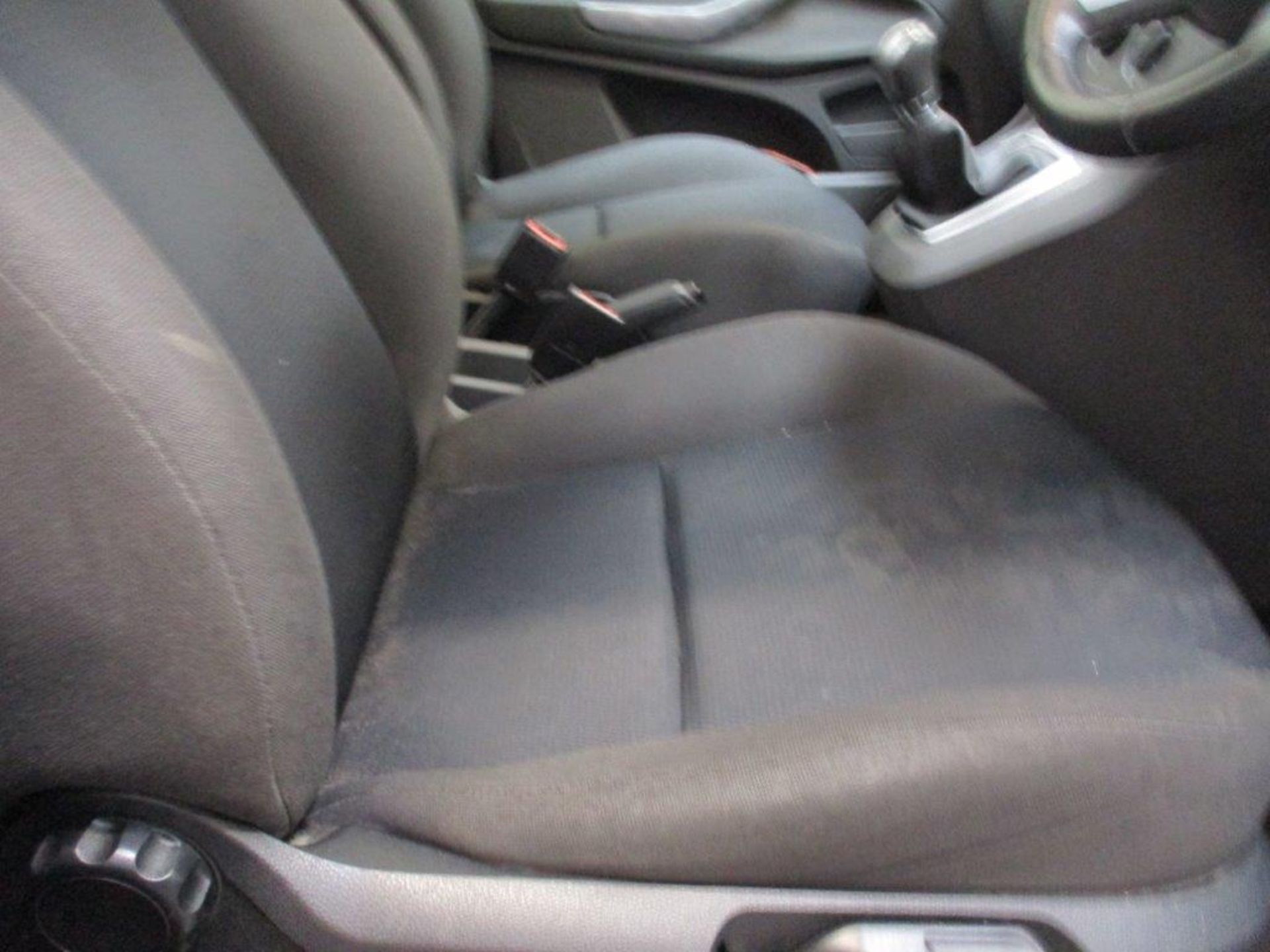 08 08 Ford C-Max Zetec TD 109 - Image 15 of 18