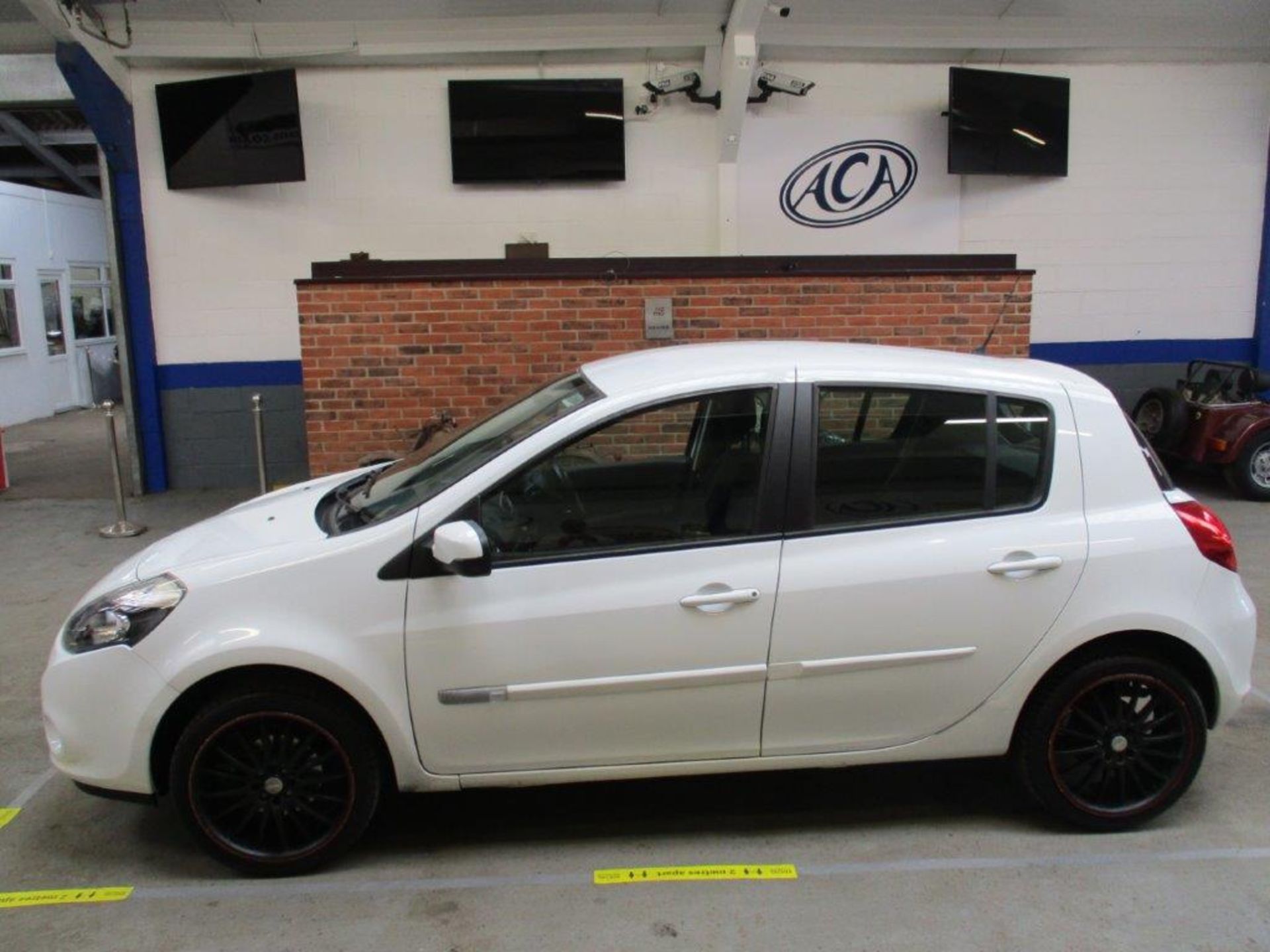 62 13 Renault Clio - Image 14 of 20