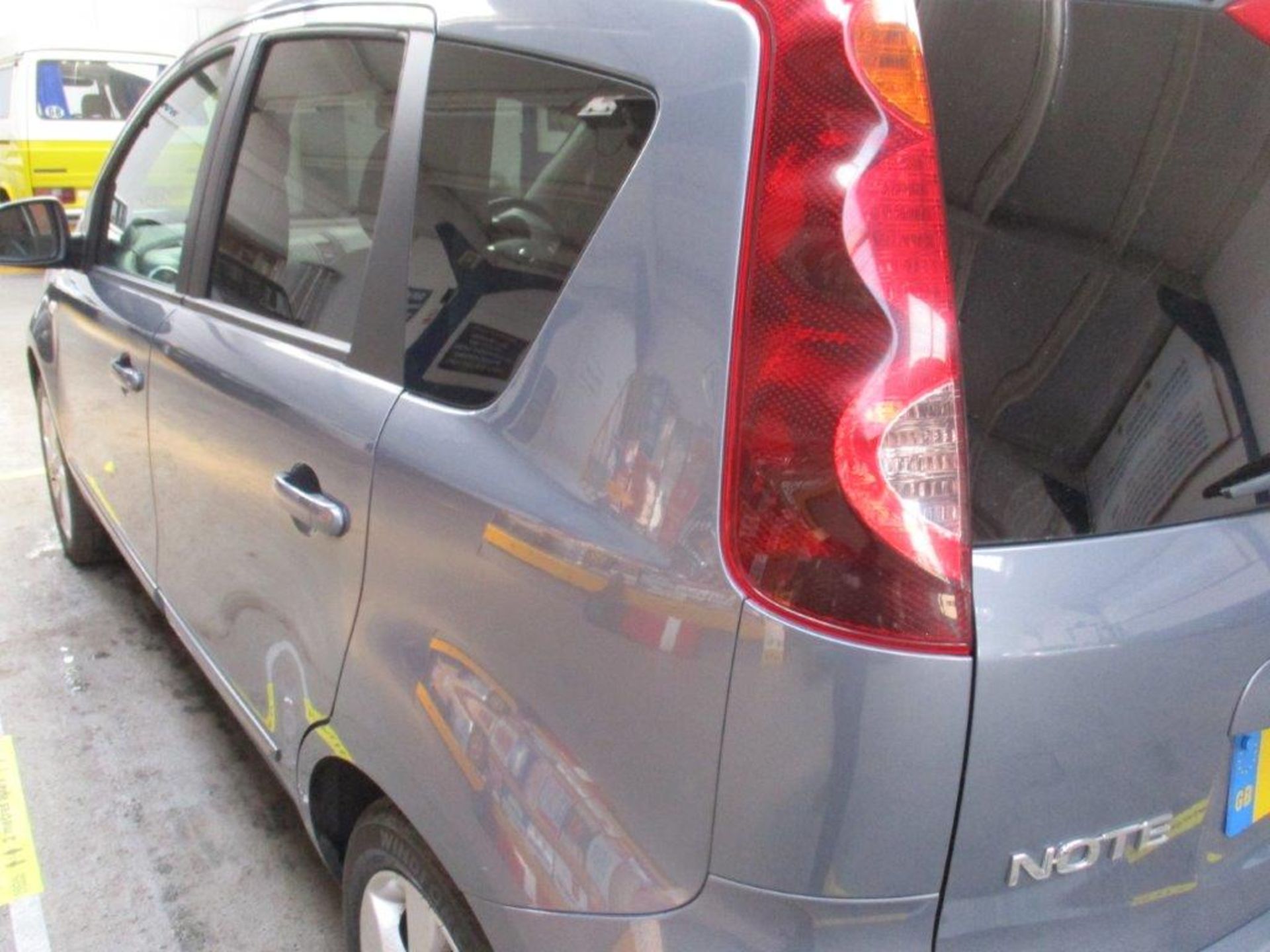 10 10 Nissan Note Tekna DCI - Image 2 of 19