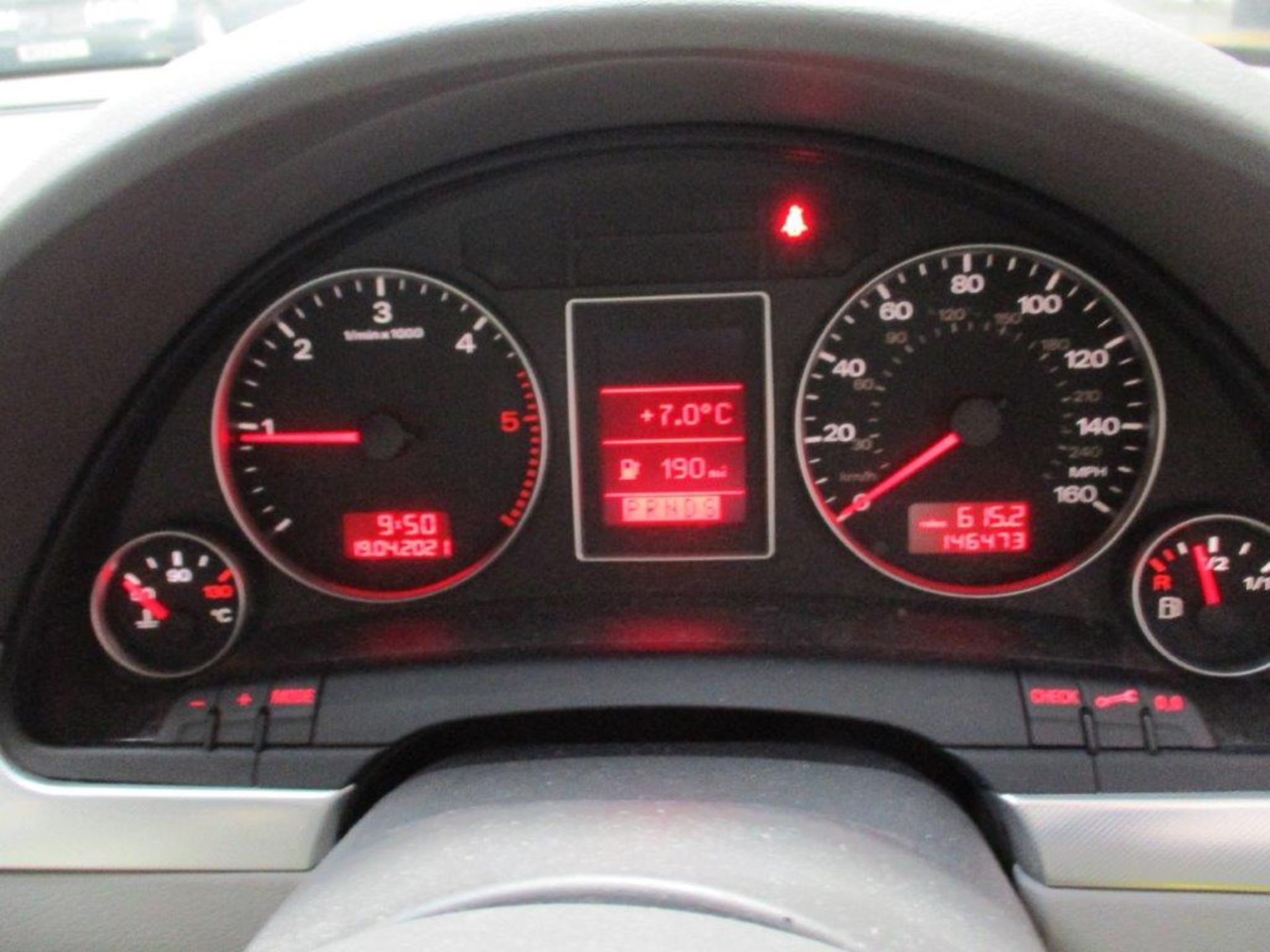 07 07 Audi A4 S Line TDI Auto - Image 19 of 27