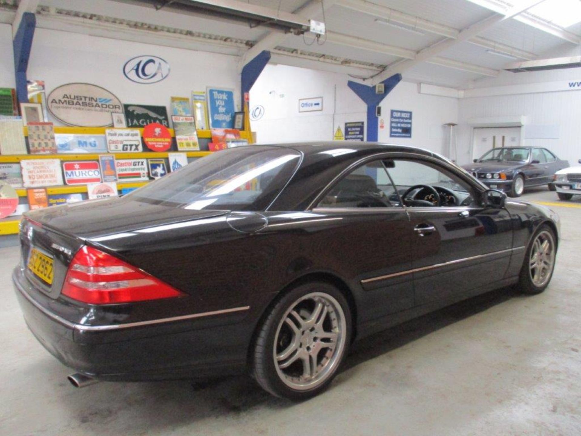 02 02 Mercedes CL500 Auto - Image 18 of 36