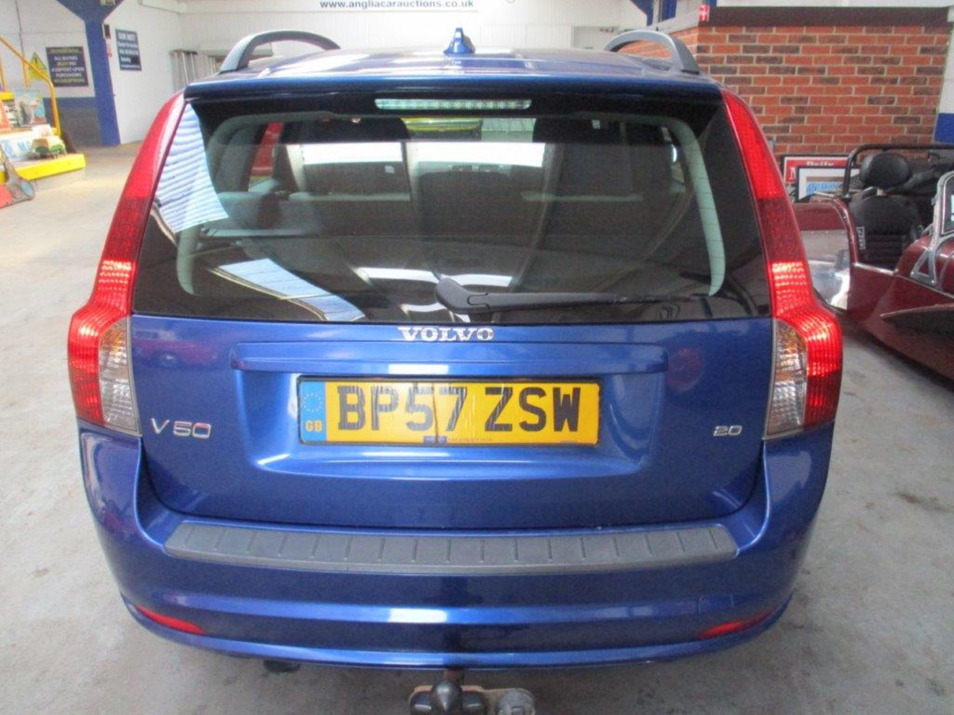 57 08 Volvo V50 Sport 16V - Image 3 of 17