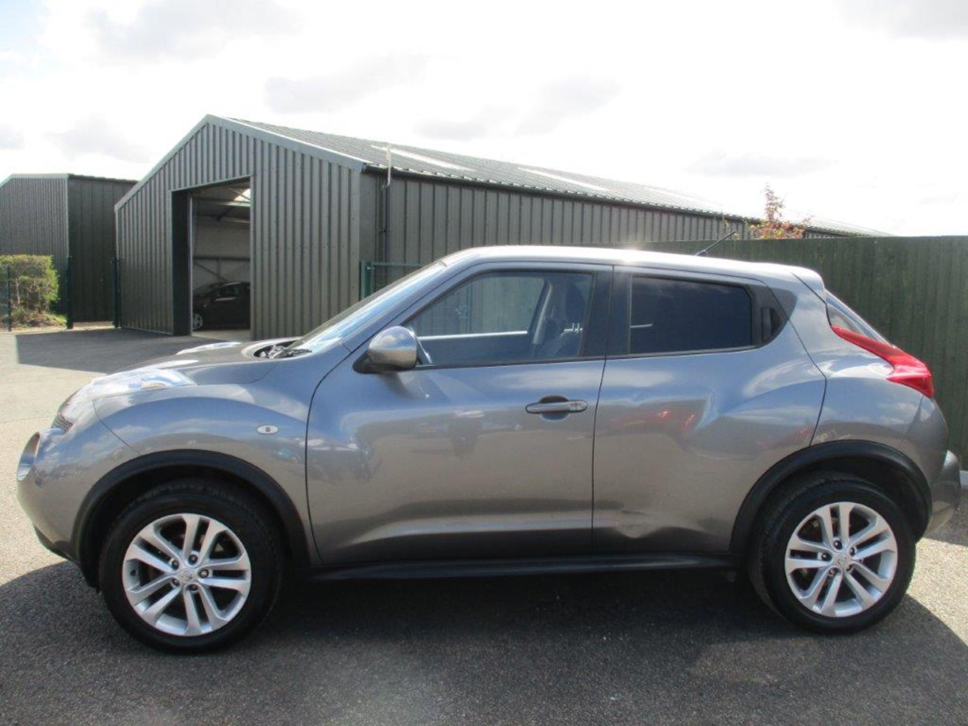 13 13 Nissan Juke Acenta Sport DCI - Image 2 of 27