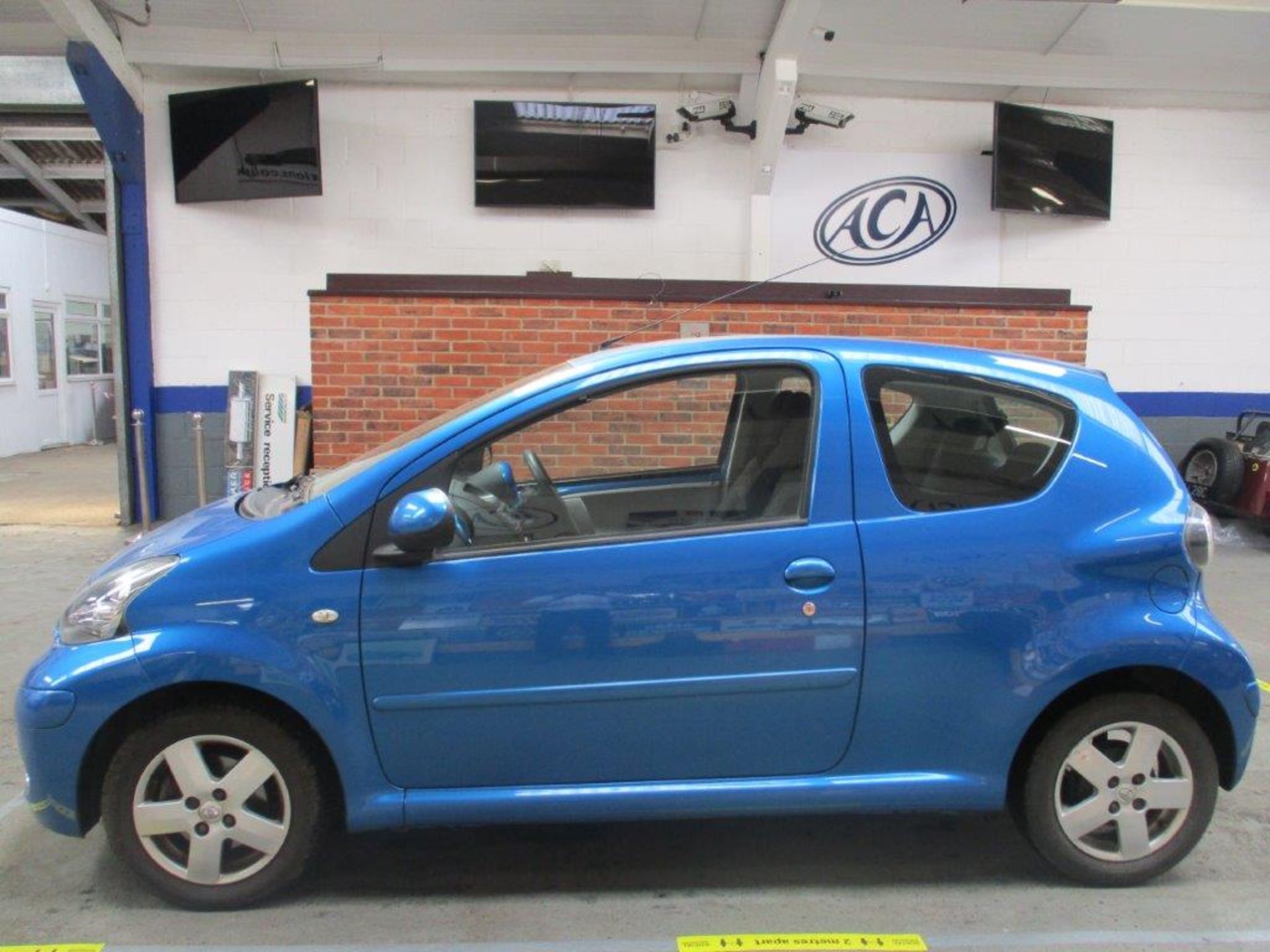 59 09 Toyota Aygo Blue VVT-I - Image 15 of 22