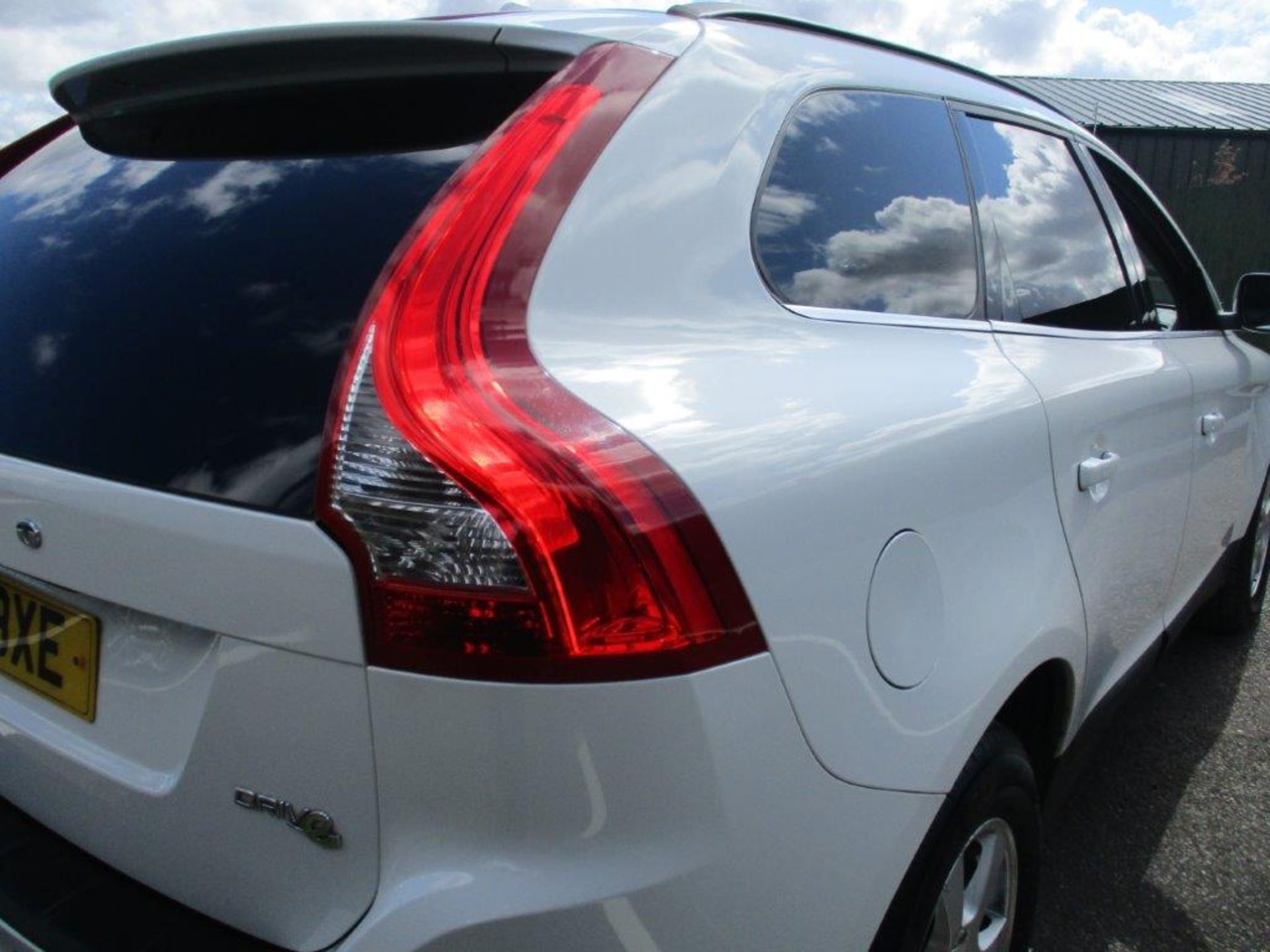 11 11 Volvo XC60 Drive SE D3 - Image 6 of 25