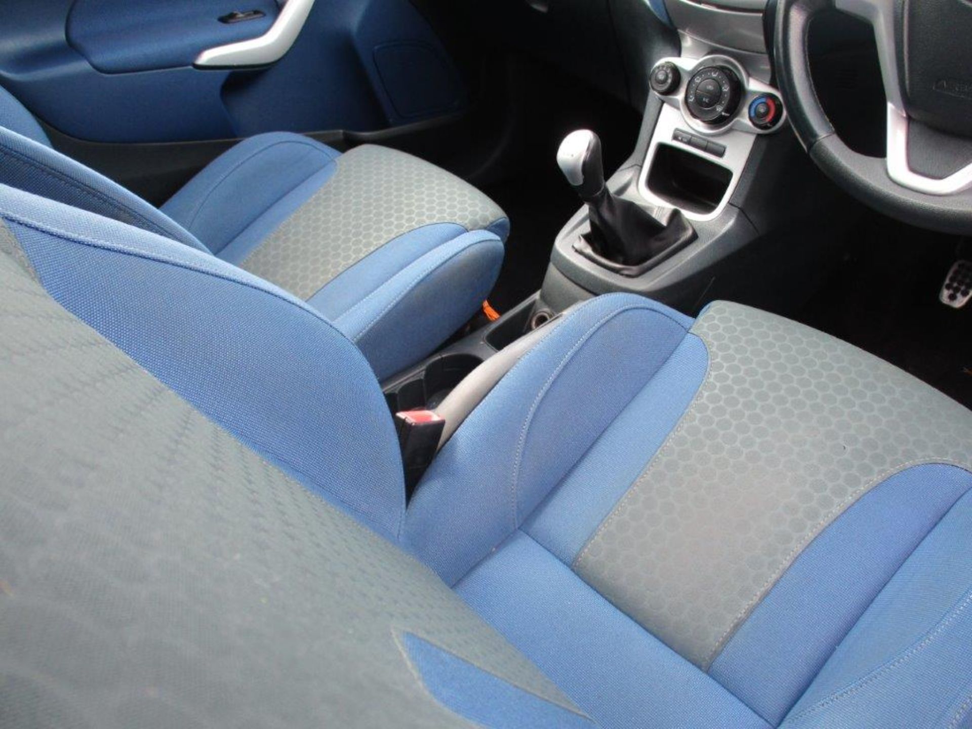 59 09 Ford Fiesta Zetec S 120 - Image 18 of 21