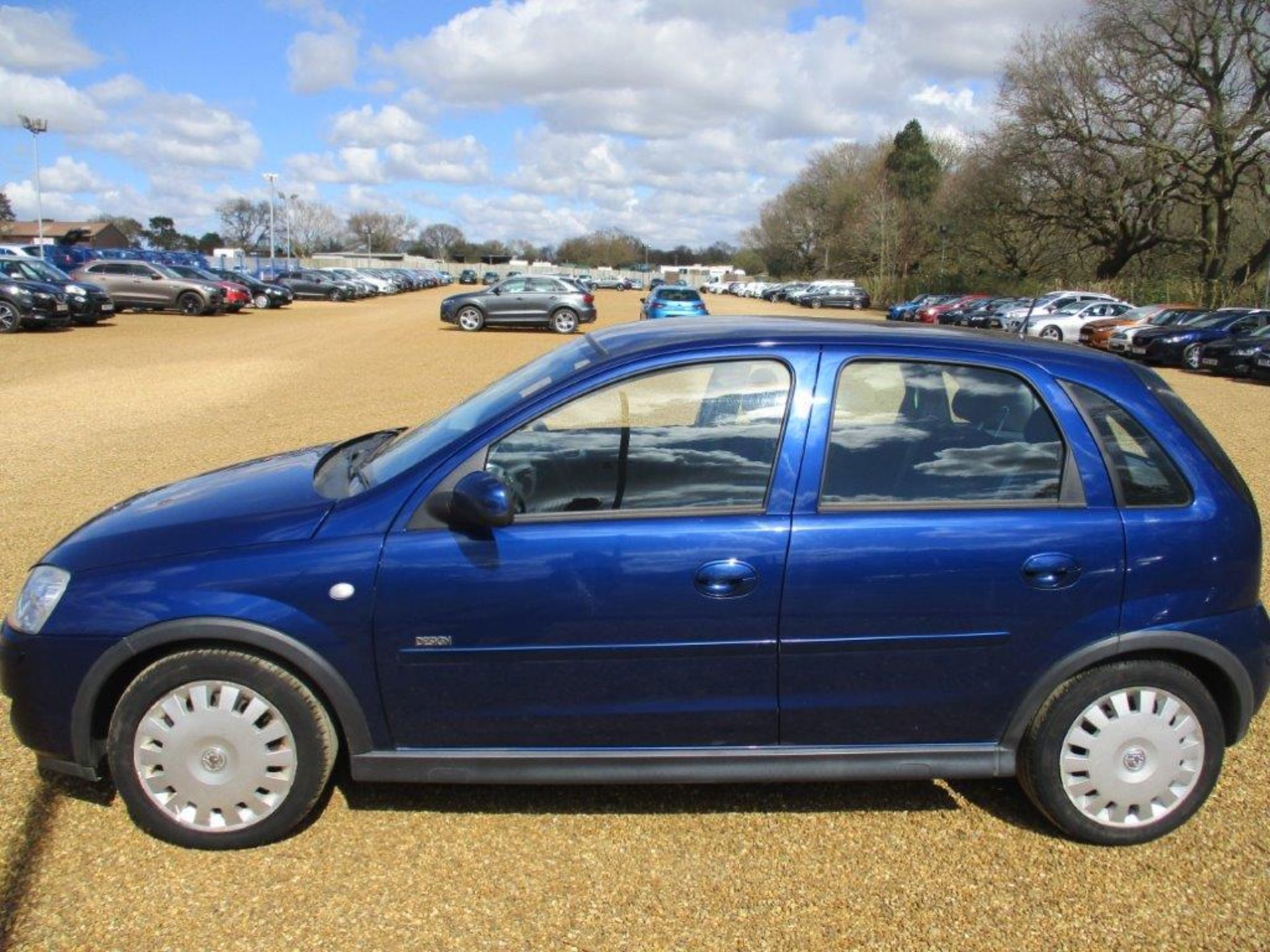 06 06 Vauxhall Corsa Design 16V Twin - Image 15 of 21