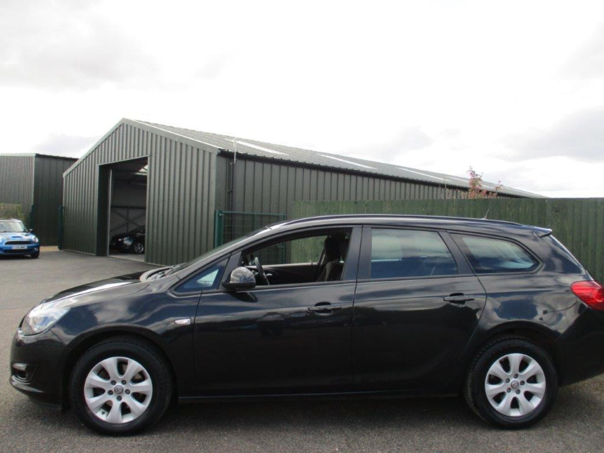 65 15 Vauxhall Astra Design CDTI ECO - Image 2 of 28