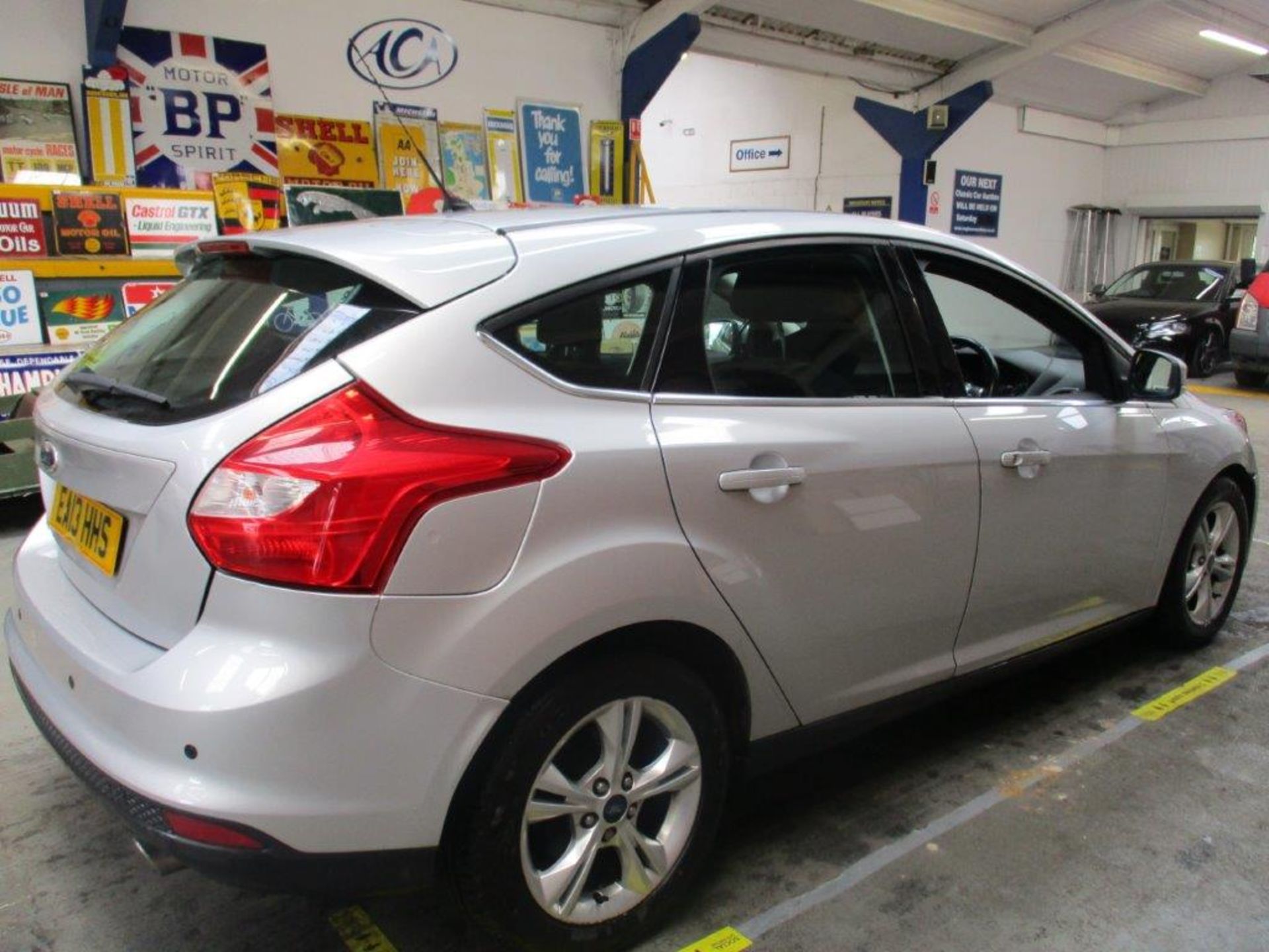 13 13 Ford Focus Zetec TDCI Auto - Image 10 of 21