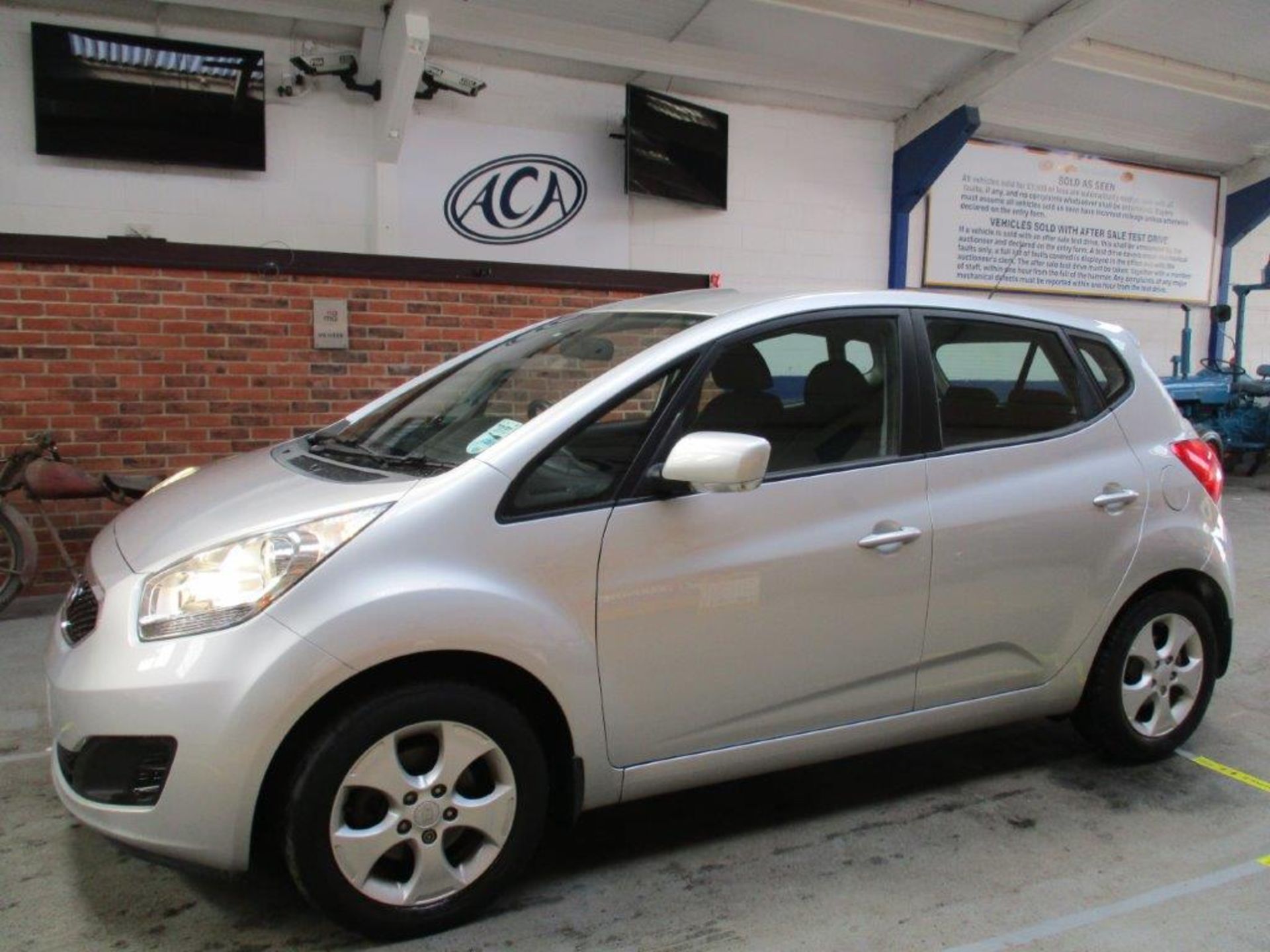 13 13 Kia Venga 2 Auto