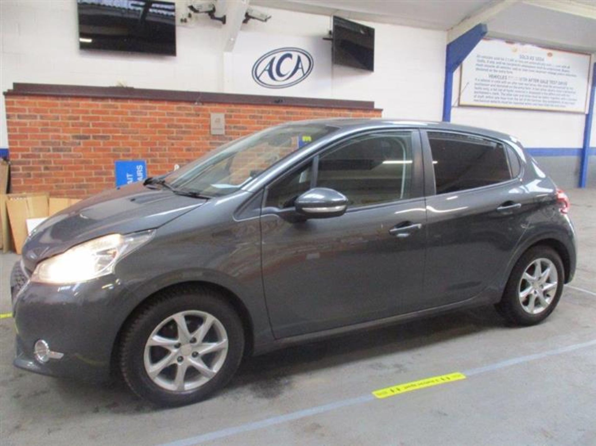 62 12 Peugeot 208 Active