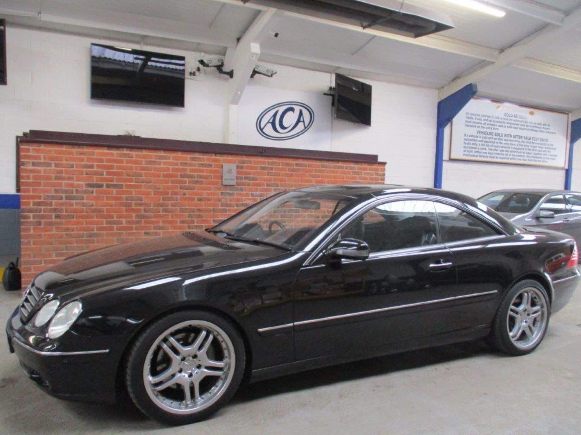 02 02 Mercedes CL500 Auto