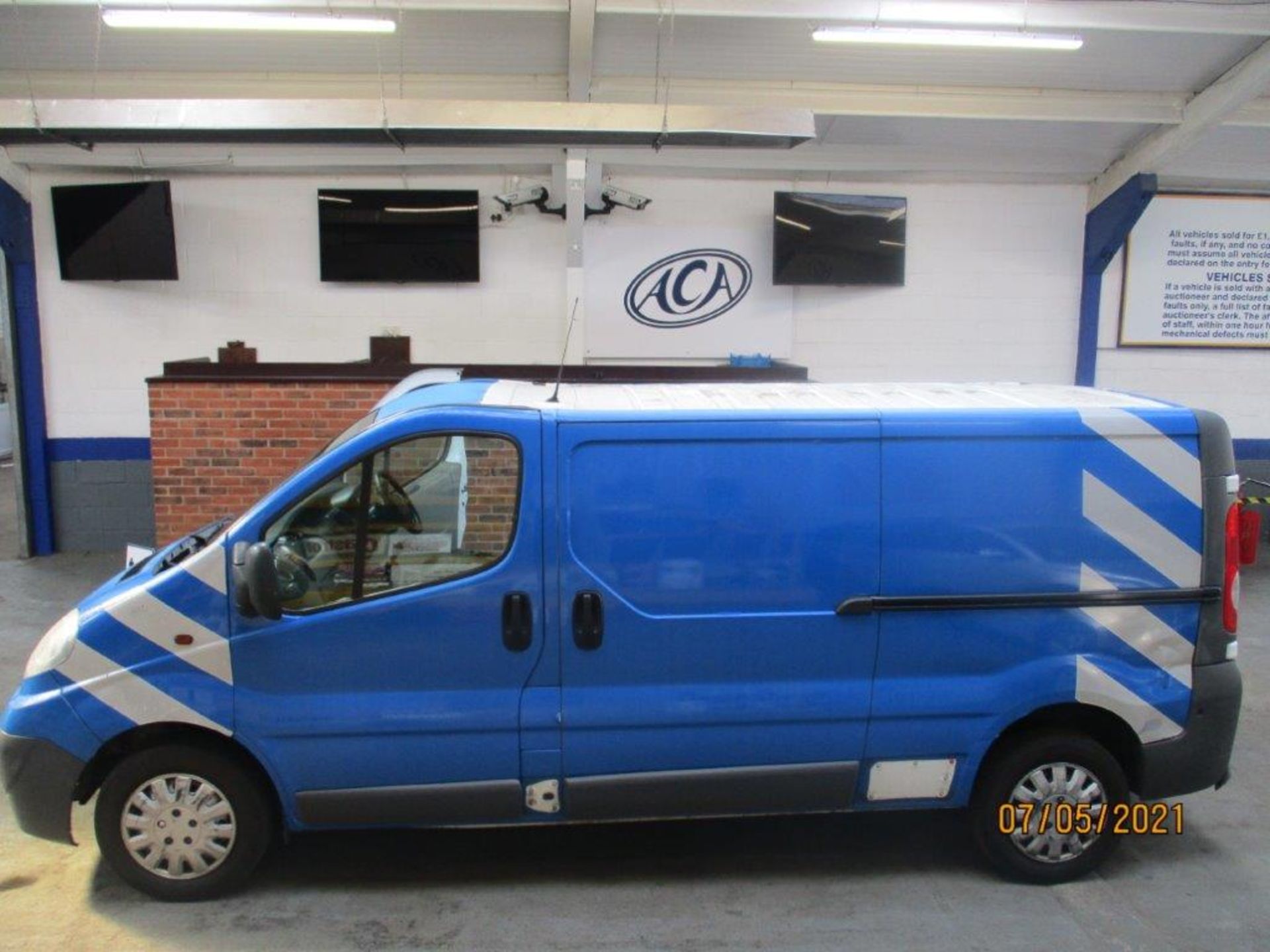 11 61 Vauxhall Vivaro 2900 CDTI LWB - Image 2 of 19