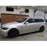 08 08 BMW 320 EDTN SE Estate