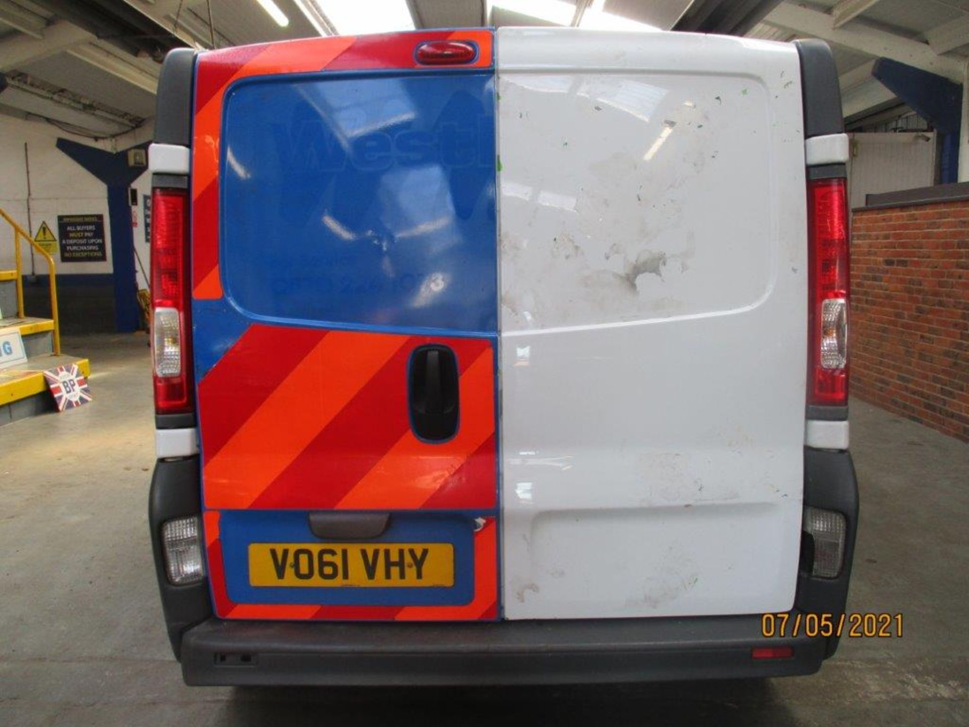 11 61 Vauxhall Vivaro 2900 CDTI LWB - Image 3 of 19