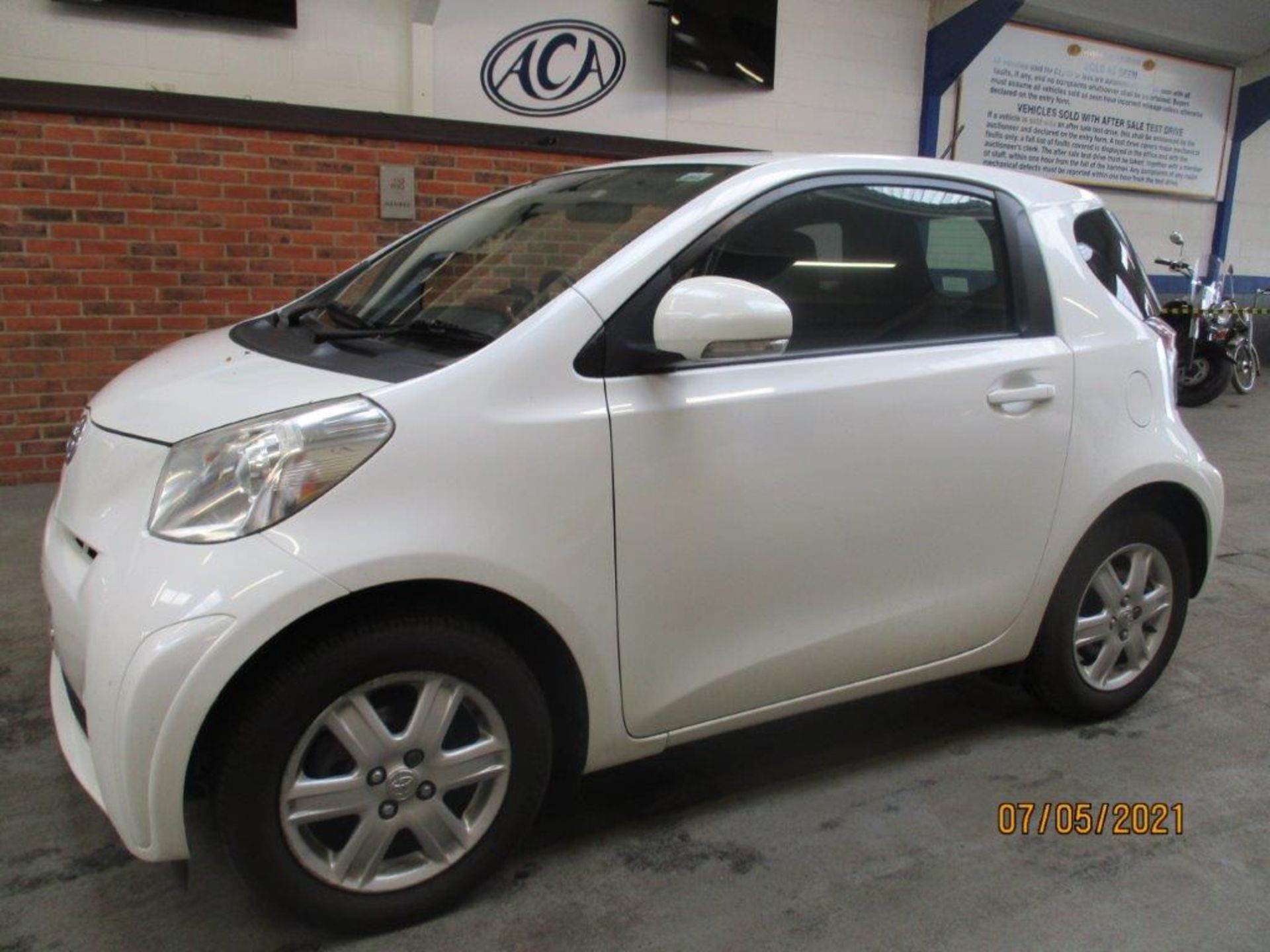 11 60 Toyota IQ VVT