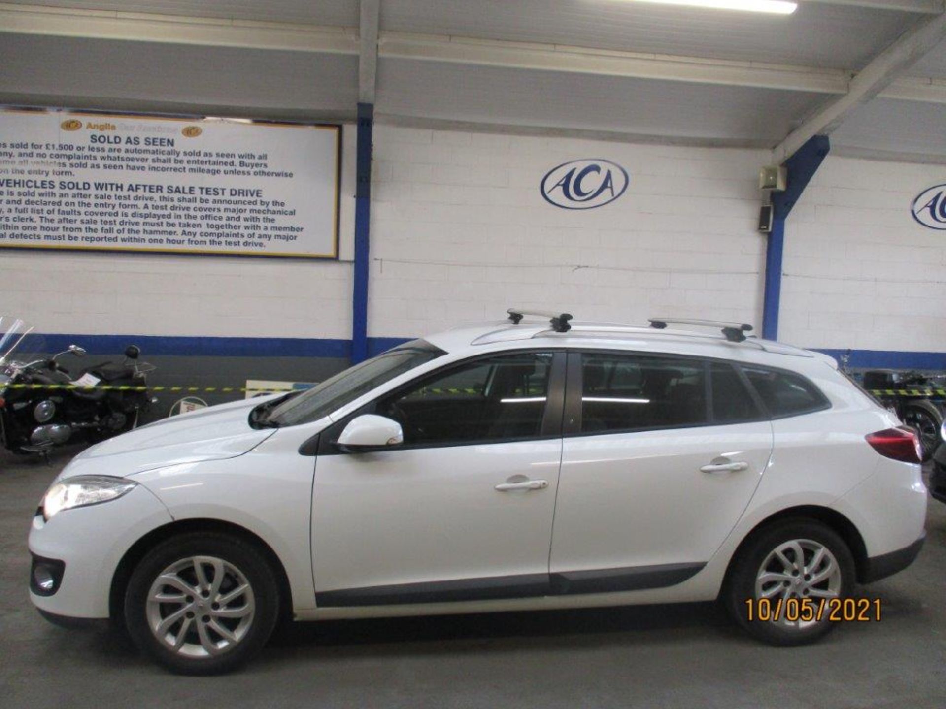 12 62 Renault Megane Exp DCI Estate - Image 2 of 24