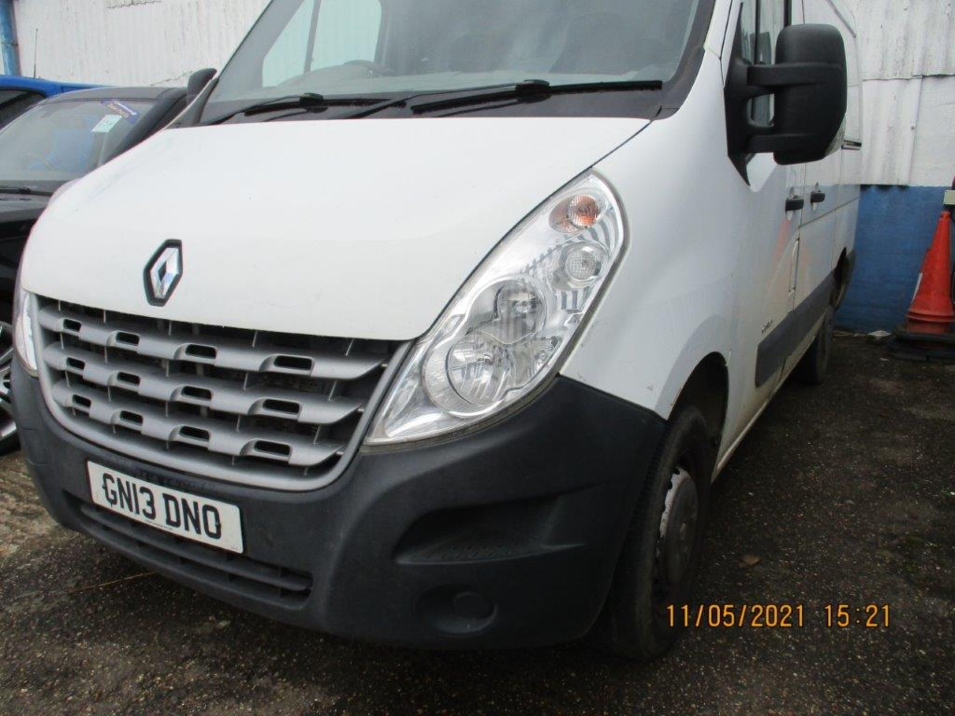 13 13 Renault Master 125 35 SWB