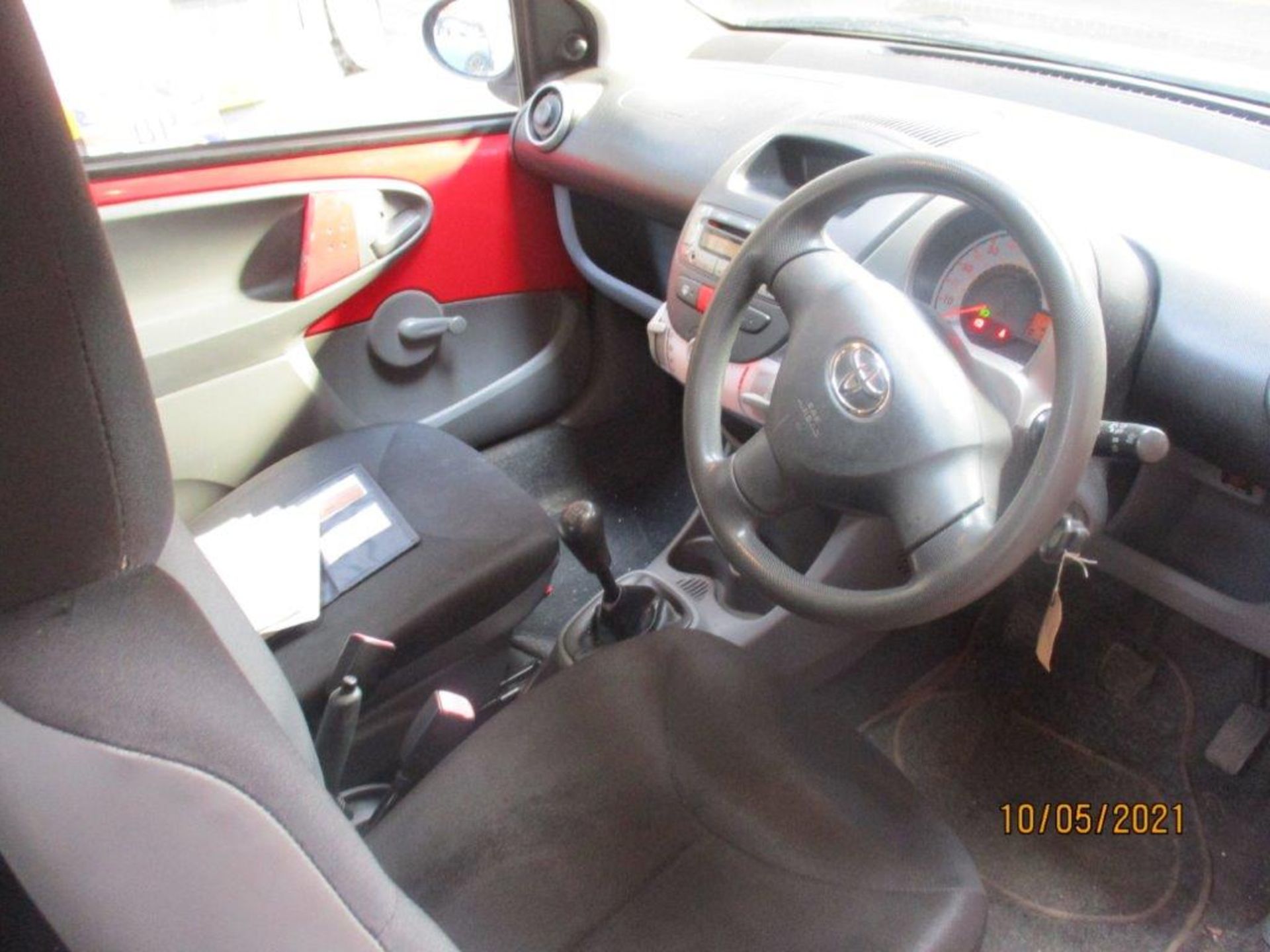 07 57 Toyota Aygo VVT - Image 10 of 21