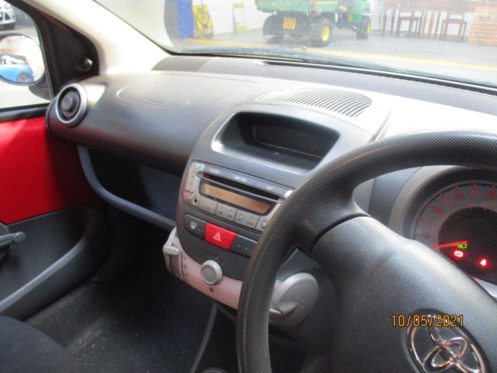 07 57 Toyota Aygo VVT - Image 8 of 21