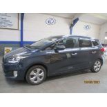 16 16 Kia Carens 2 CRDI ISG