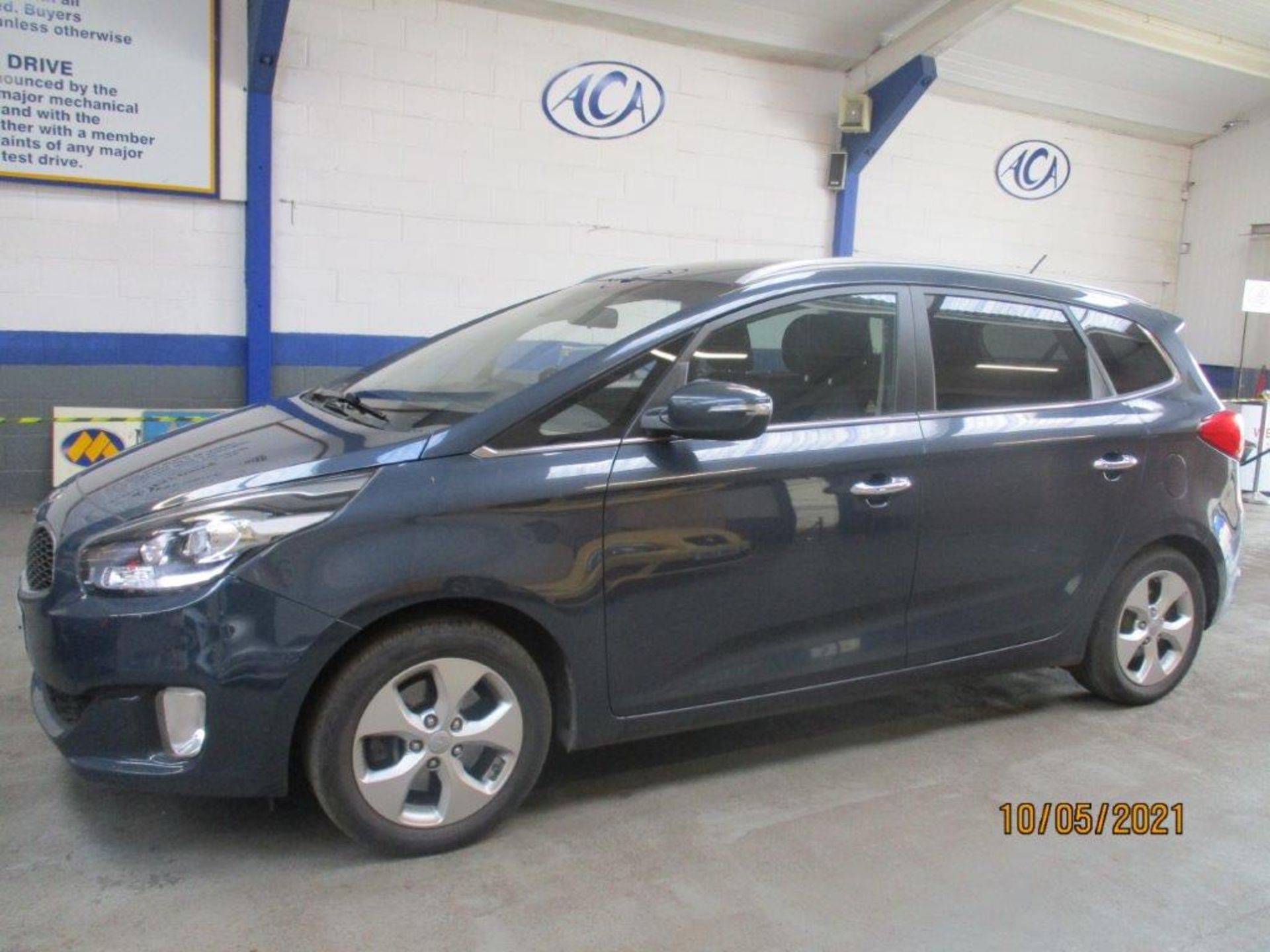 16 16 Kia Carens 2 CRDI ISG