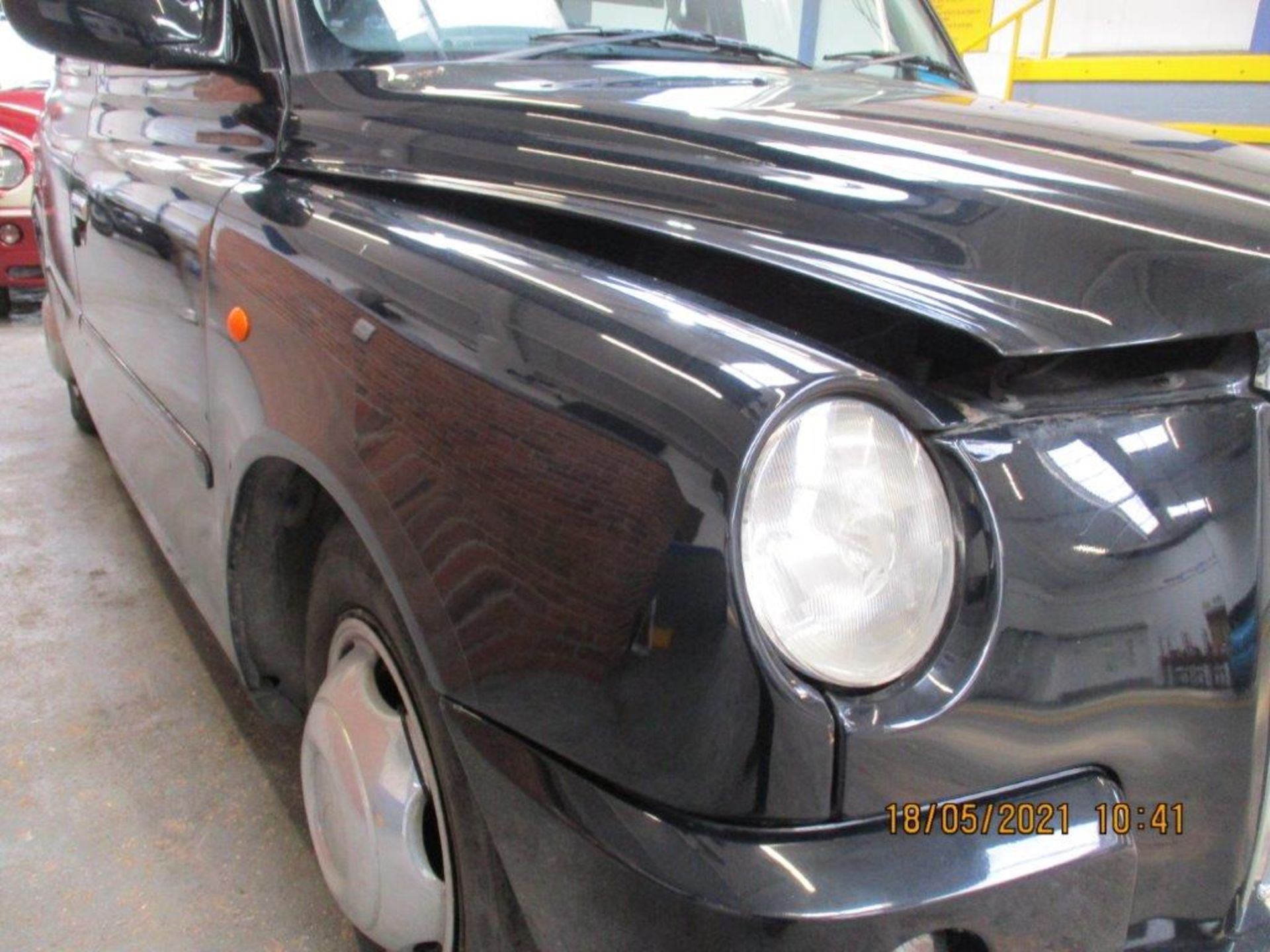 59 09 London Taxis Int - Image 14 of 15