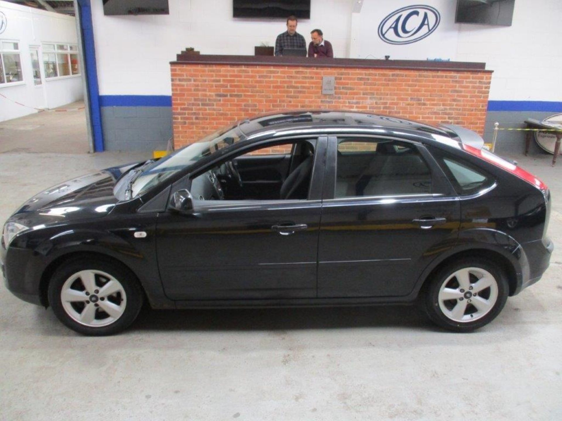 57 07 Ford Focus Zetec Climate - Image 2 of 20