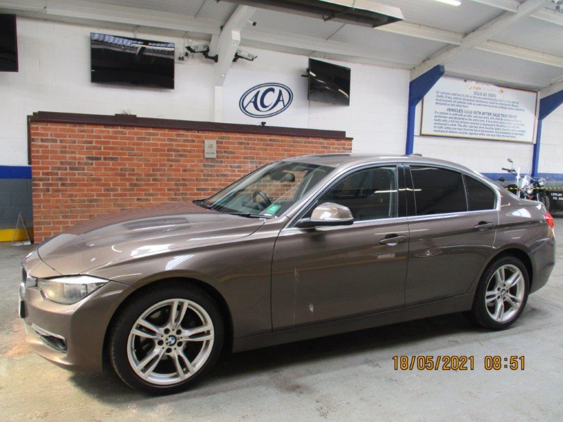 12 12 BMW 320D Luxury