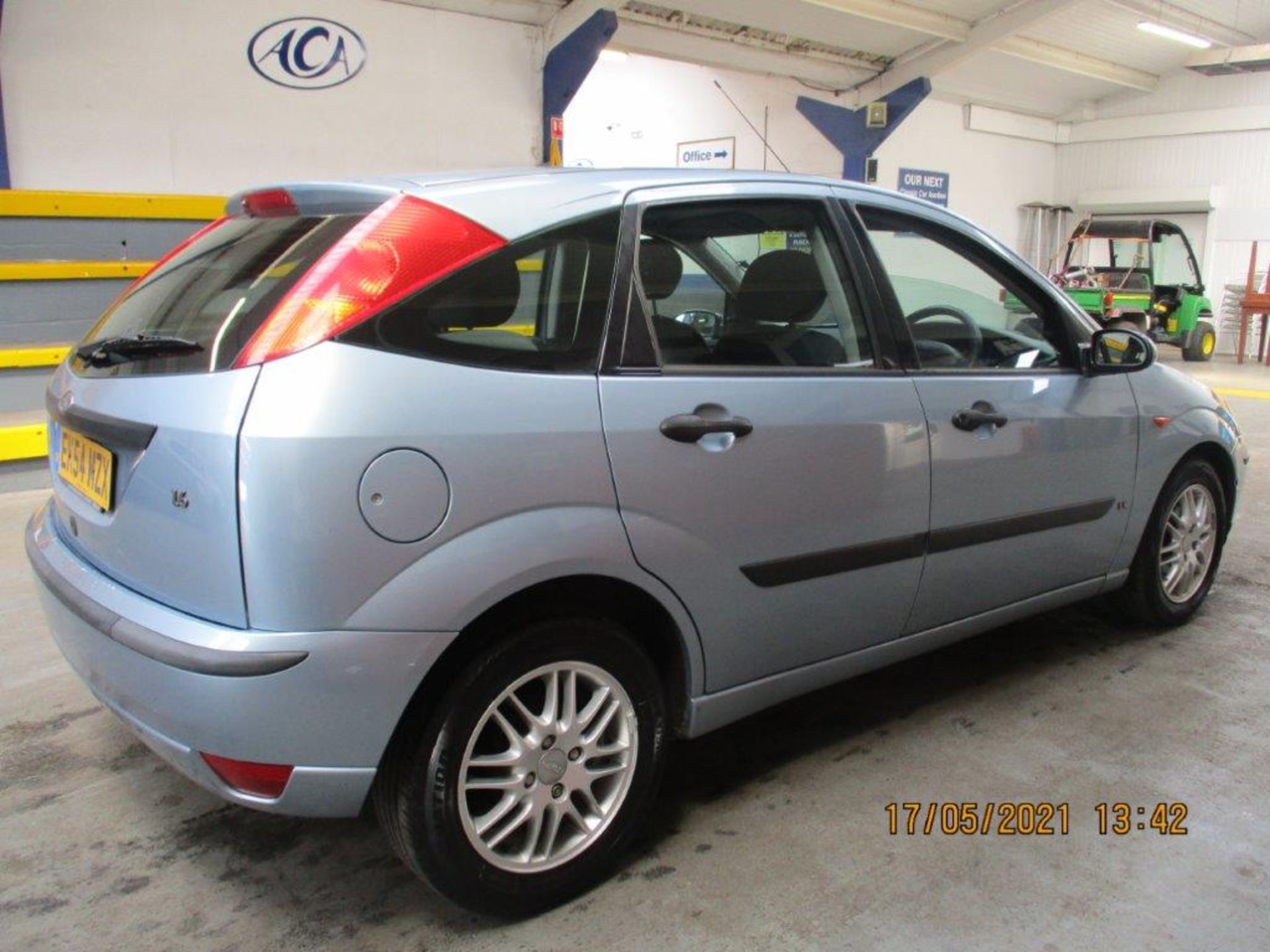 54 04 Ford Focus LX - Image 3 of 18