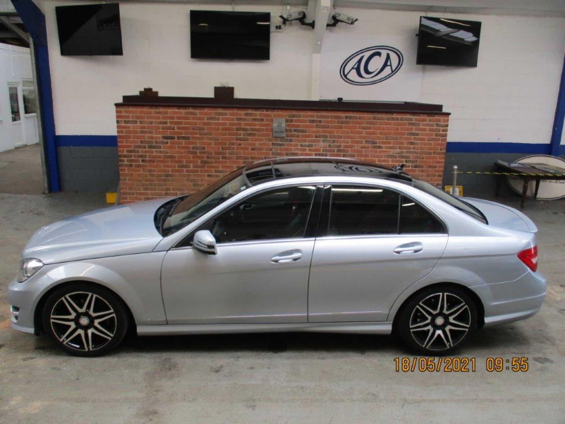 62 12 Mercedes C220 AMG Sport + CDI - Image 3 of 28