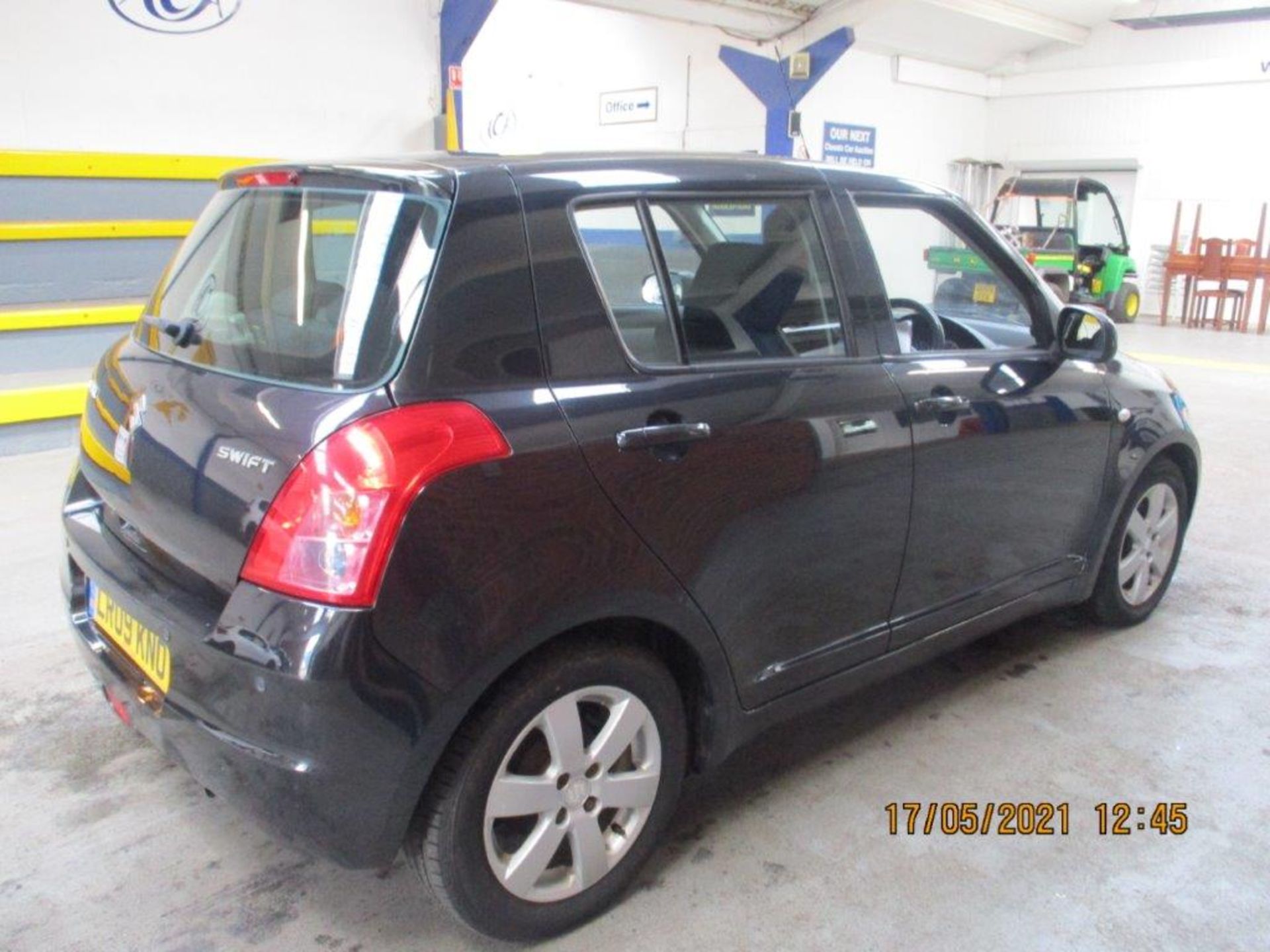 09 09 Suzuki Swift GLX - Image 4 of 21