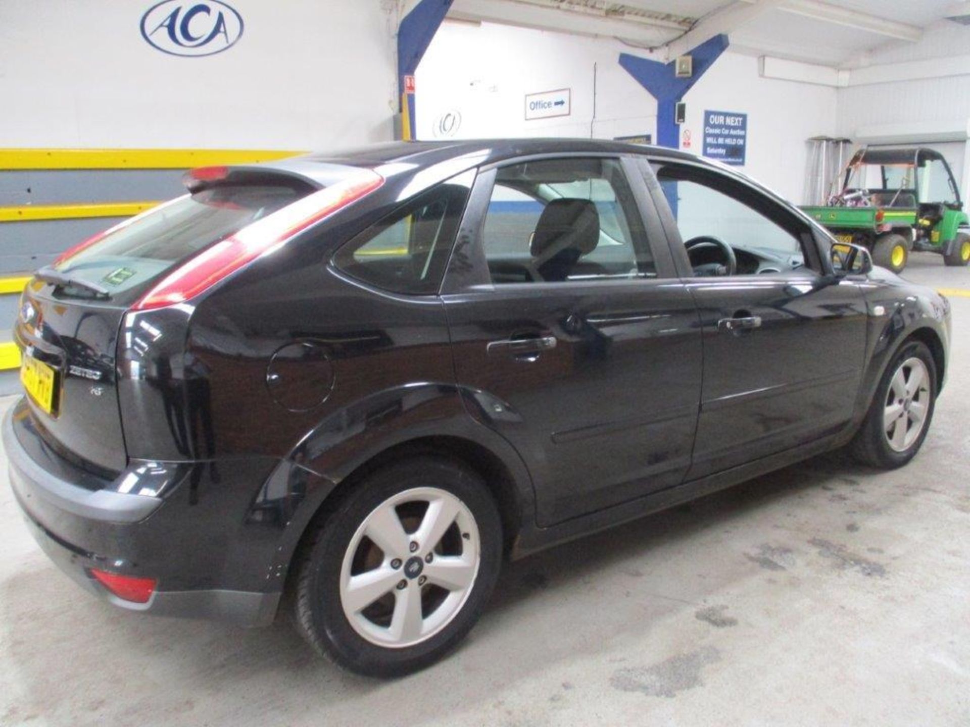 57 07 Ford Focus Zetec Climate - Image 3 of 20